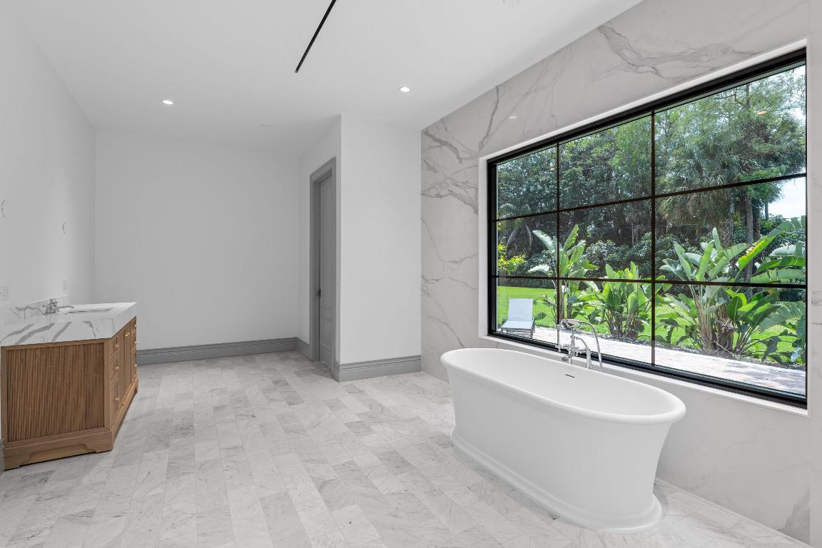 14823 Horseshoe Trace