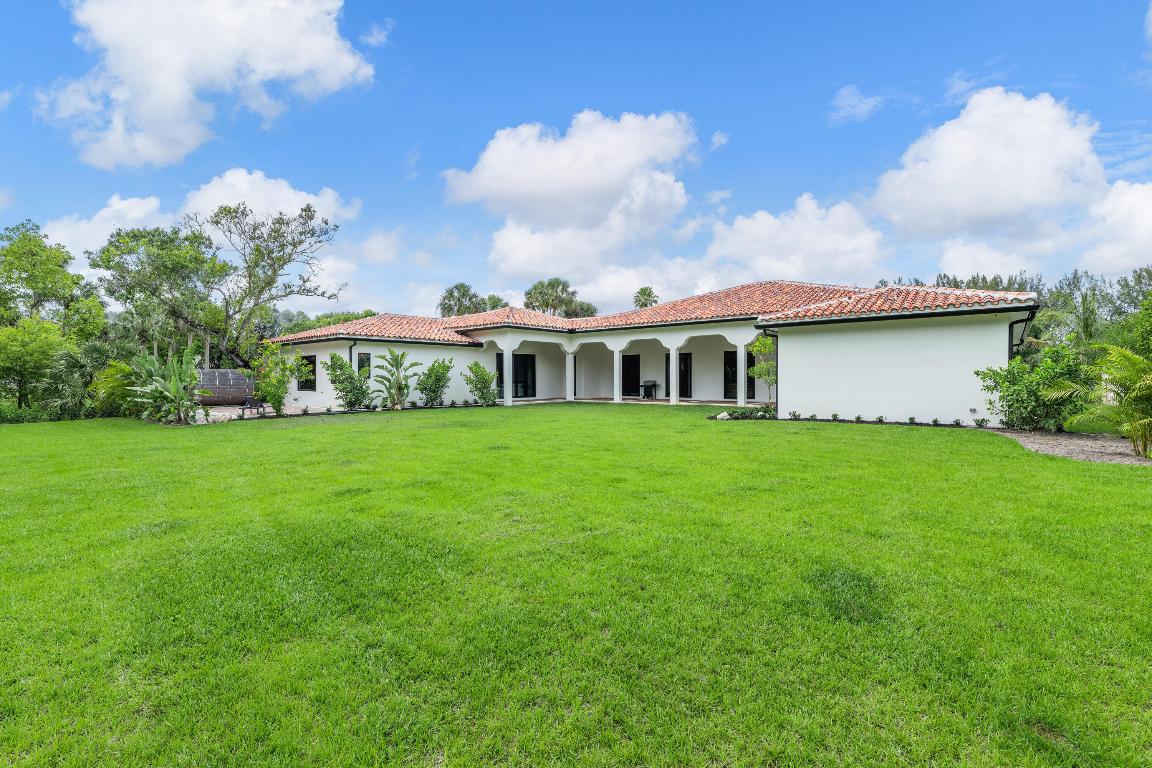 14823 Horseshoe Trace