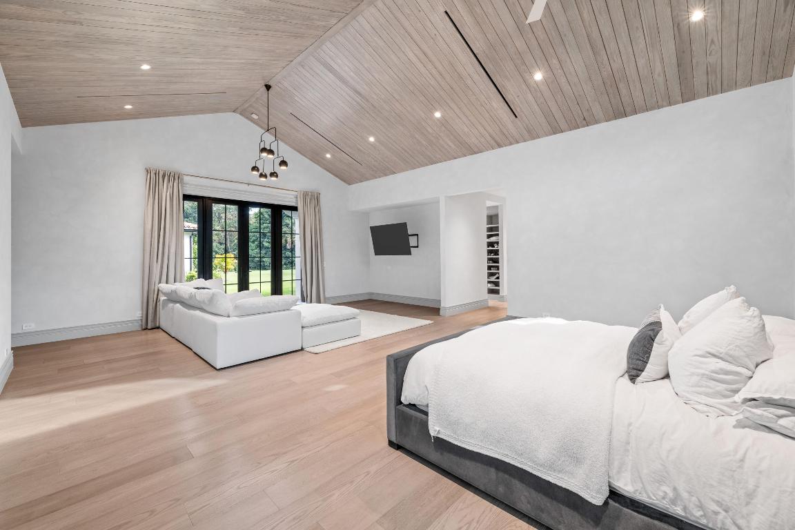 14823 Horseshoe Trace