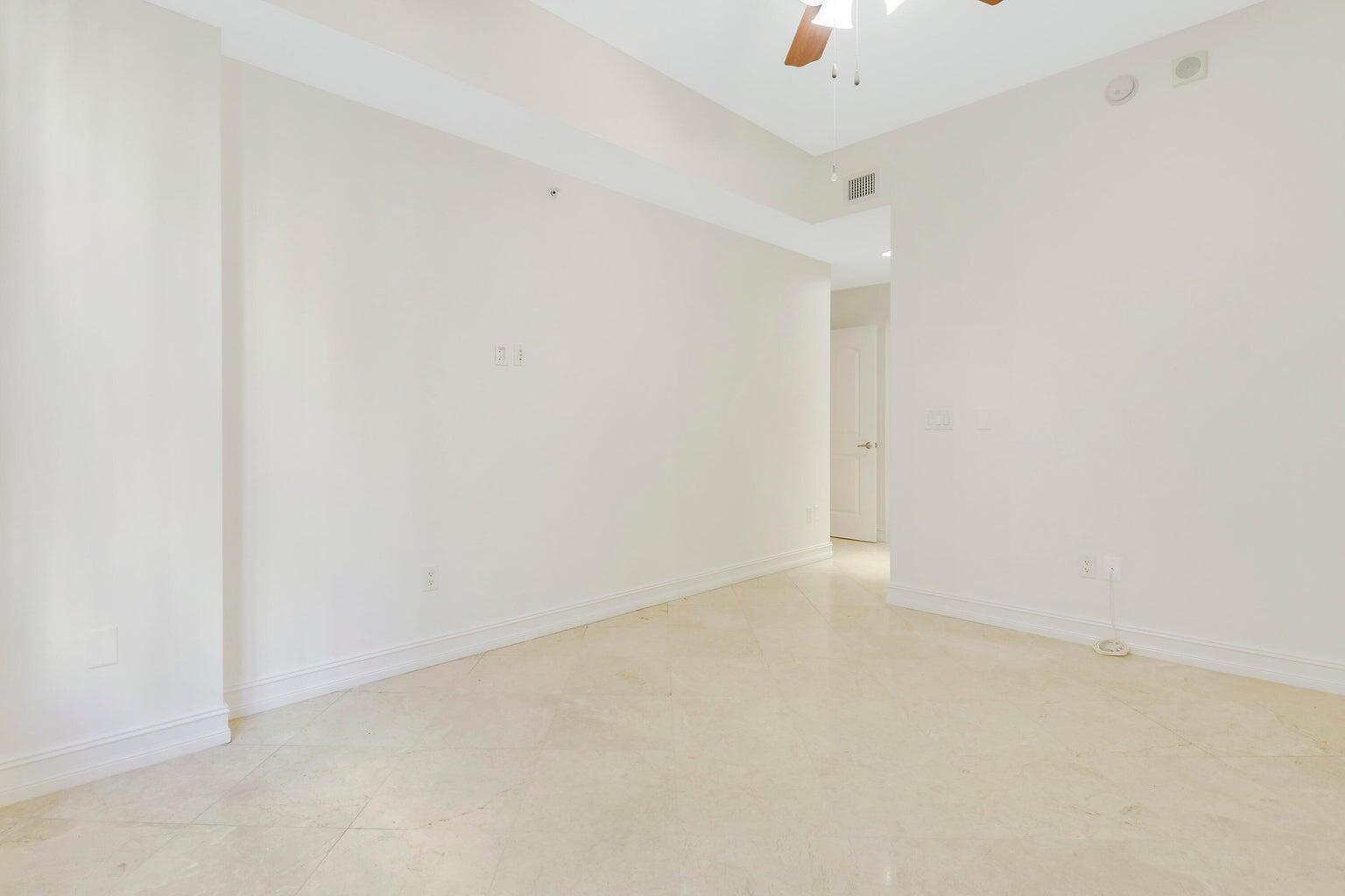 701 S Olive Avenue 712