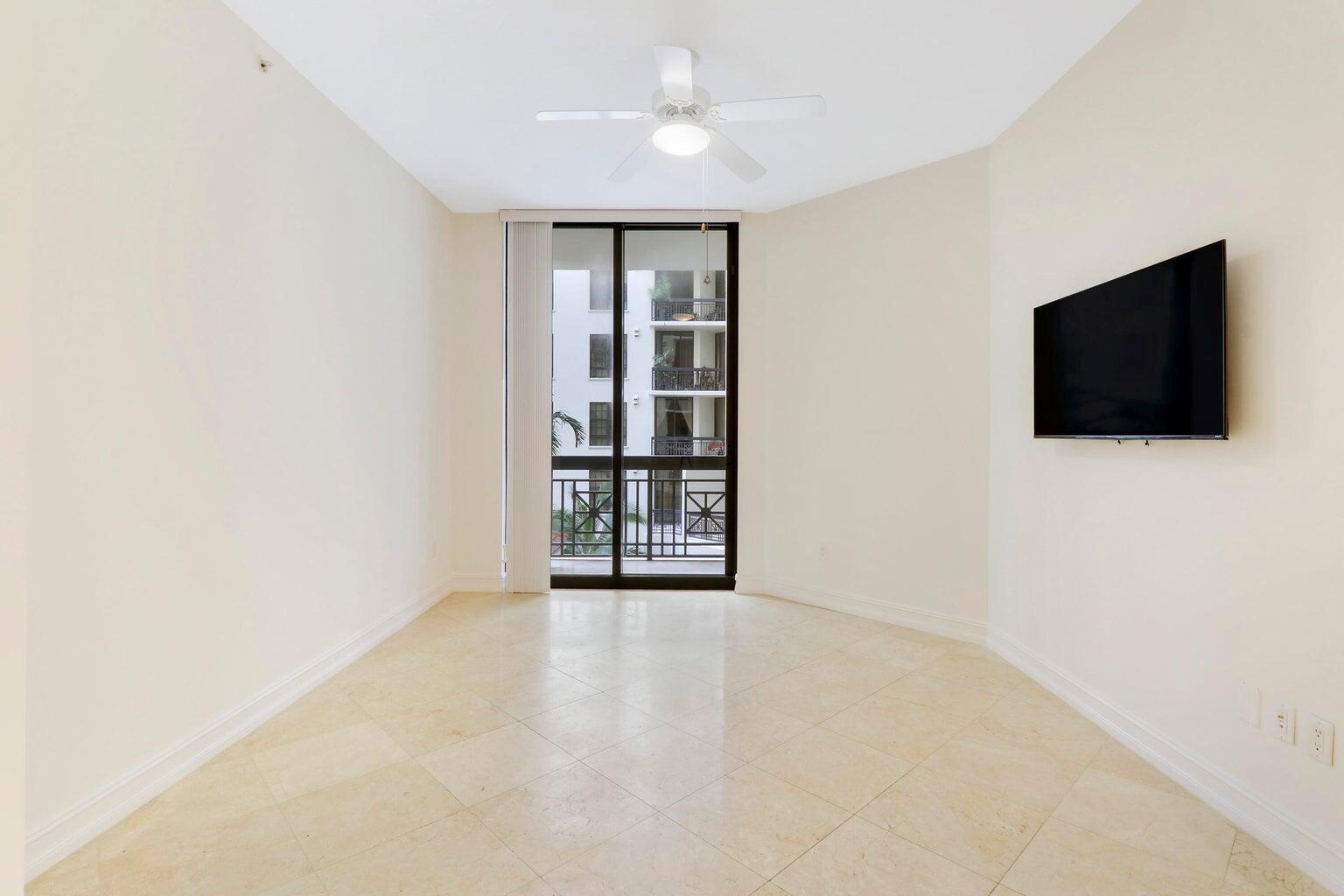 701 S Olive Avenue 712