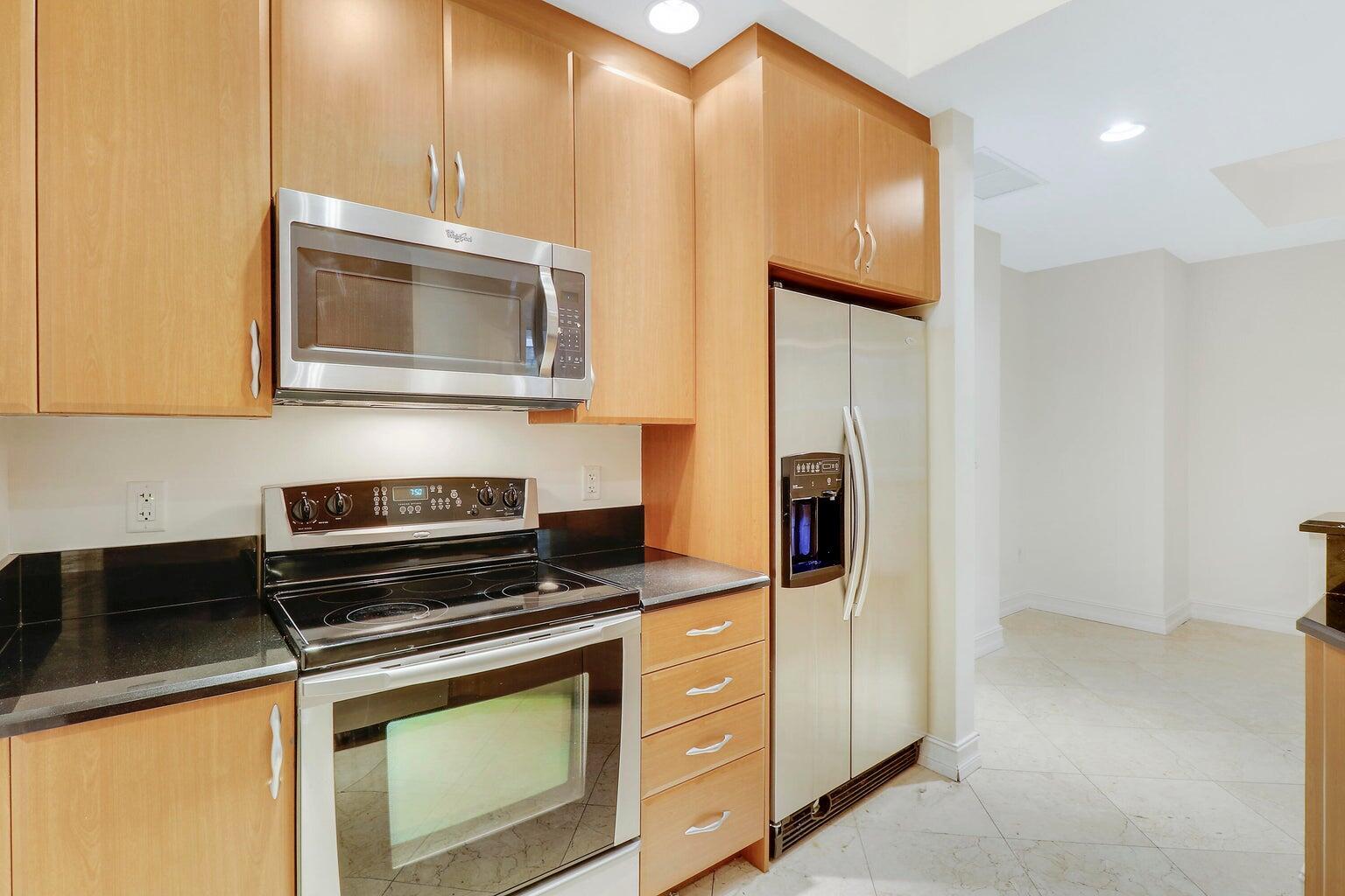 701 S Olive Avenue 712