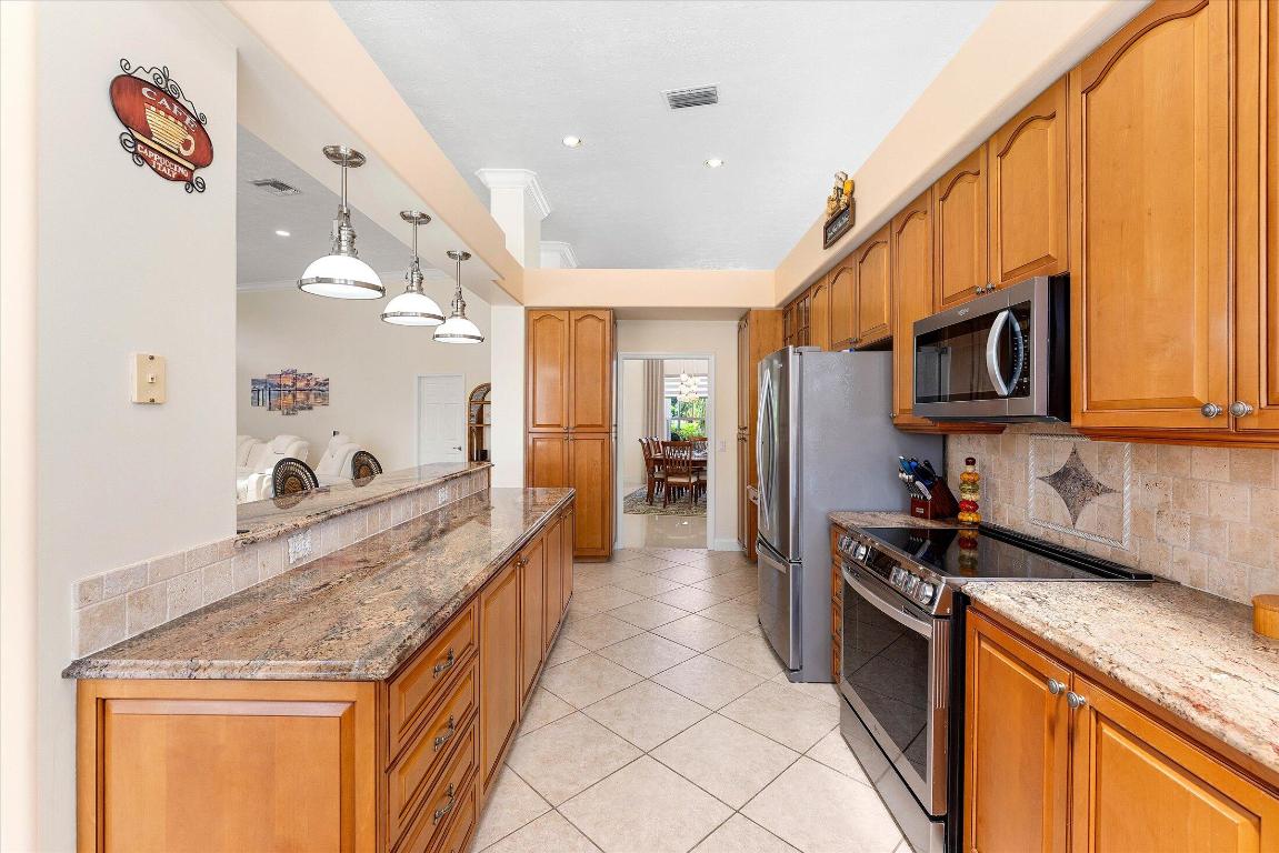 2674 SE Erickson Drive