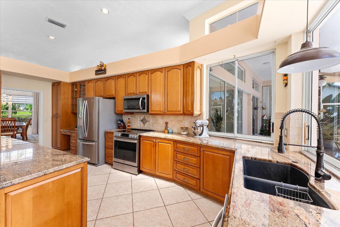 2674 SE Erickson Drive