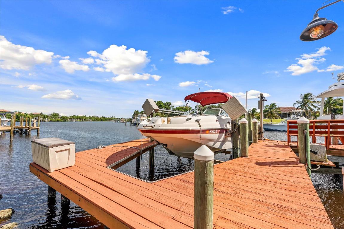 2674 SE Erickson Drive