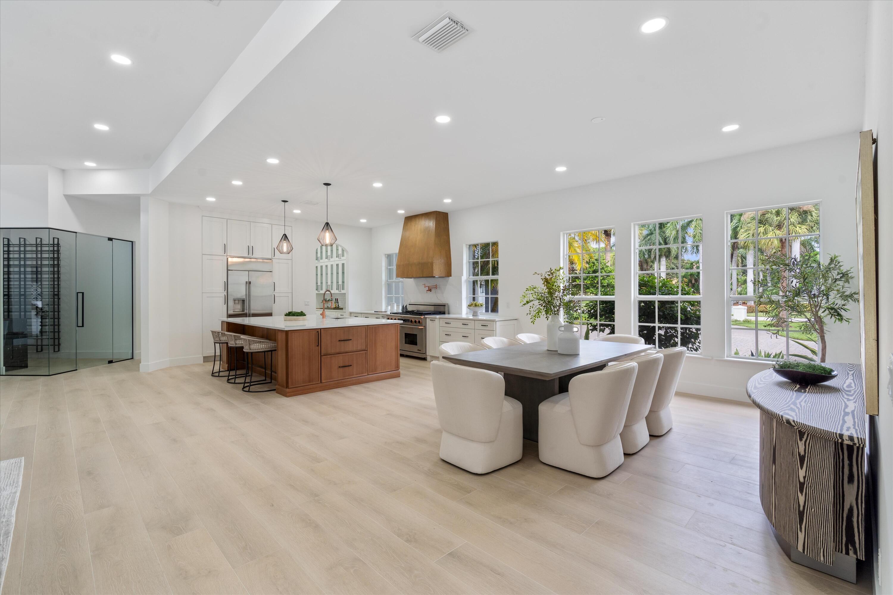 728 Deerwood Court