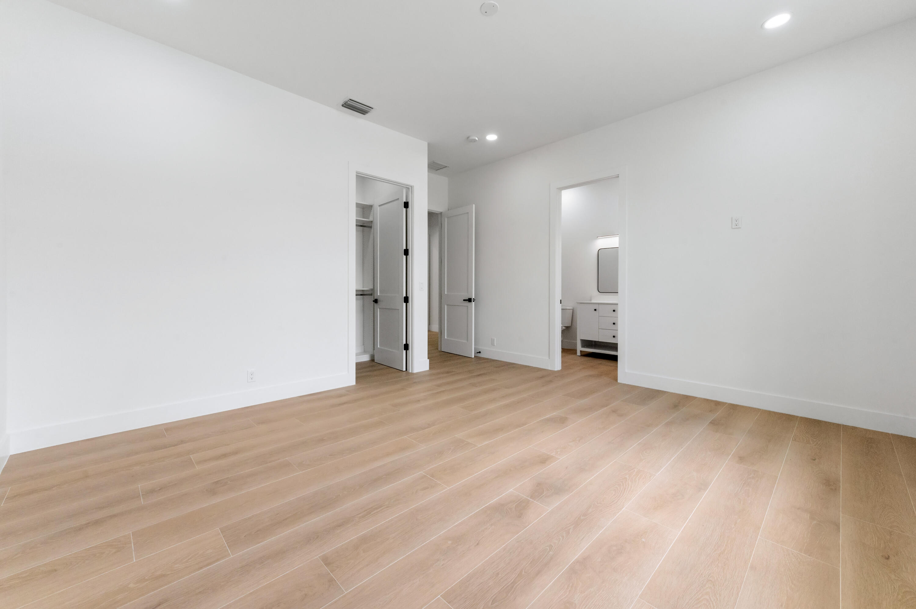 728 Deerwood Court