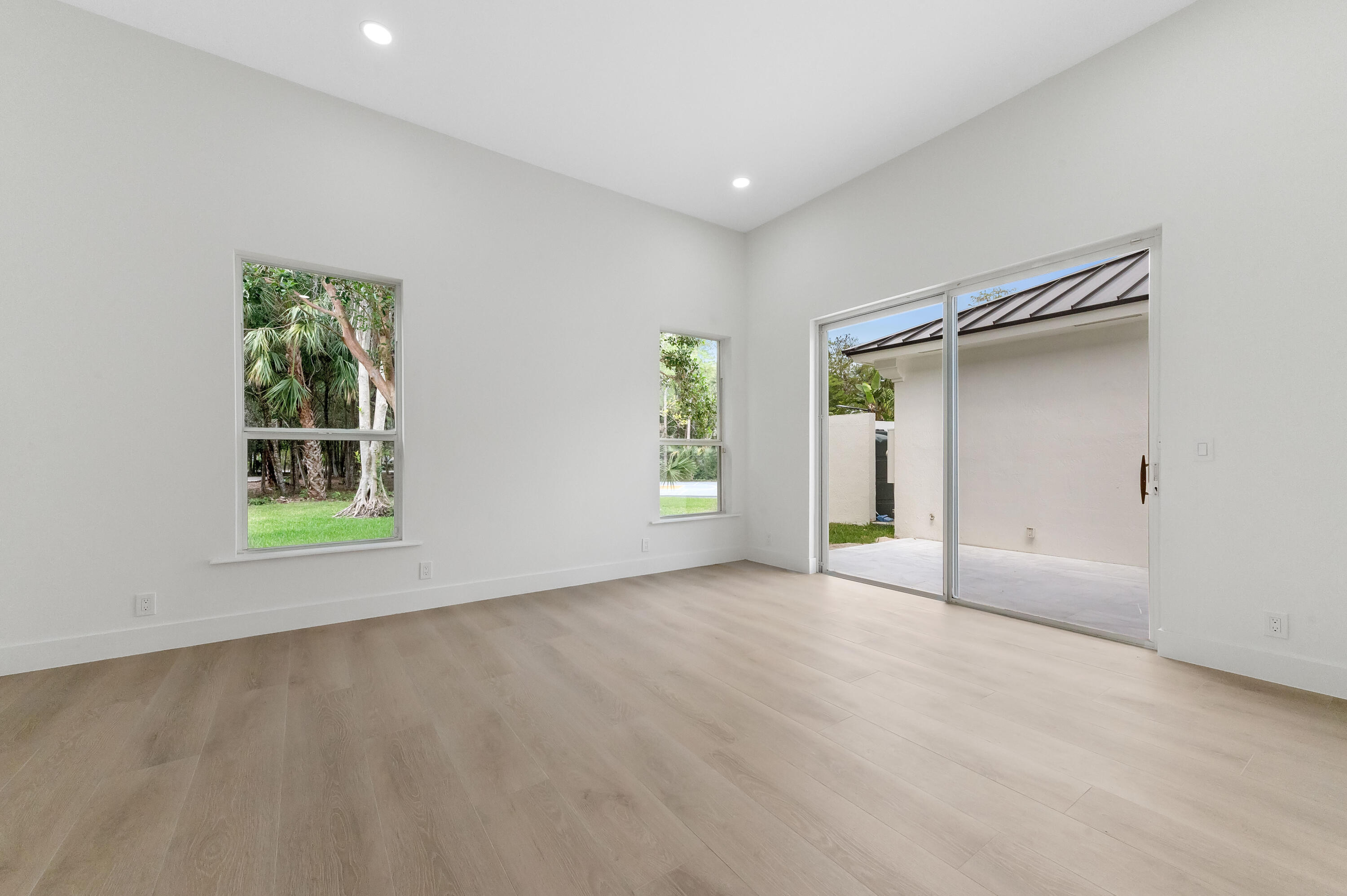 728 Deerwood Court