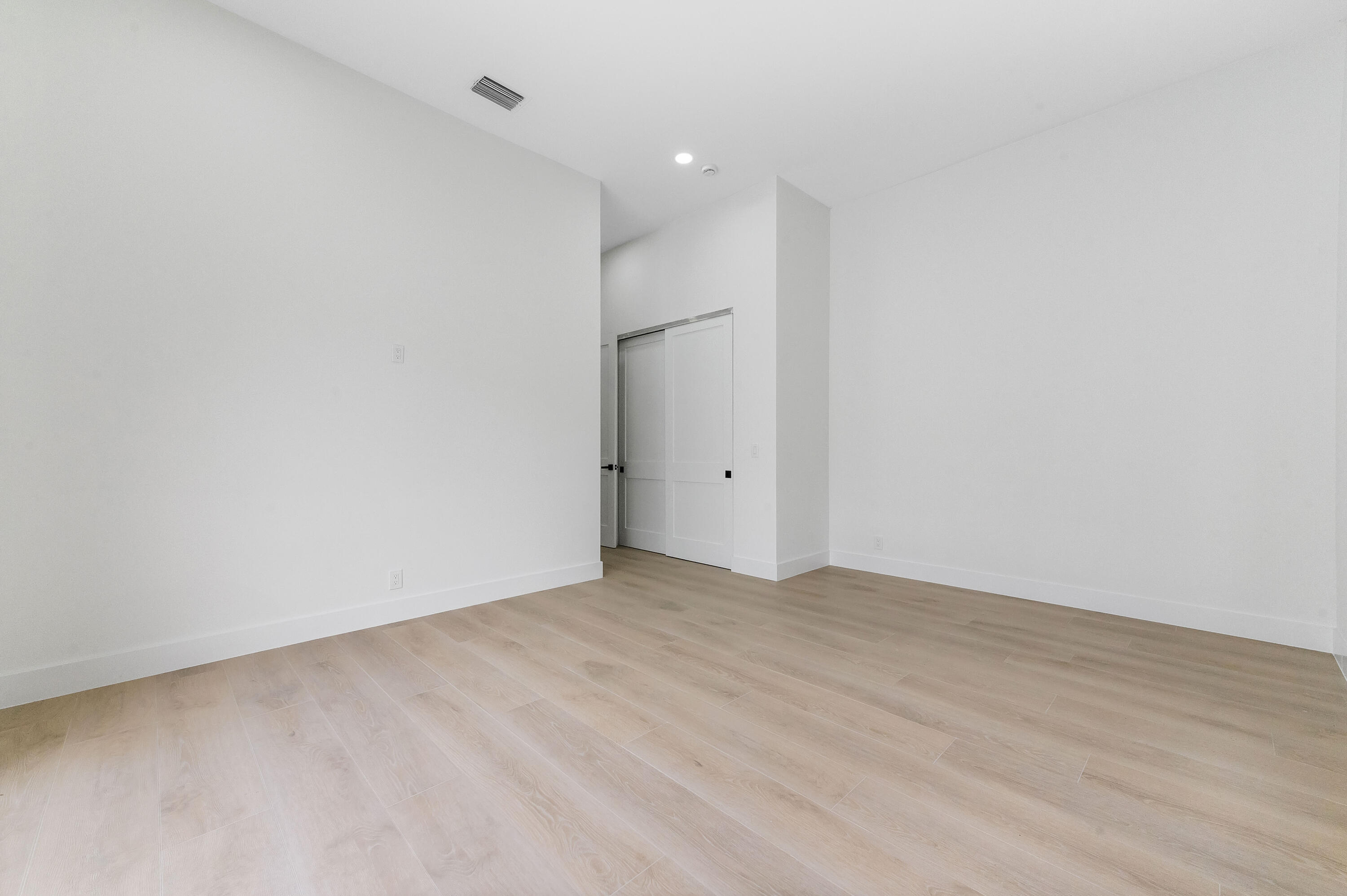 728 Deerwood Court