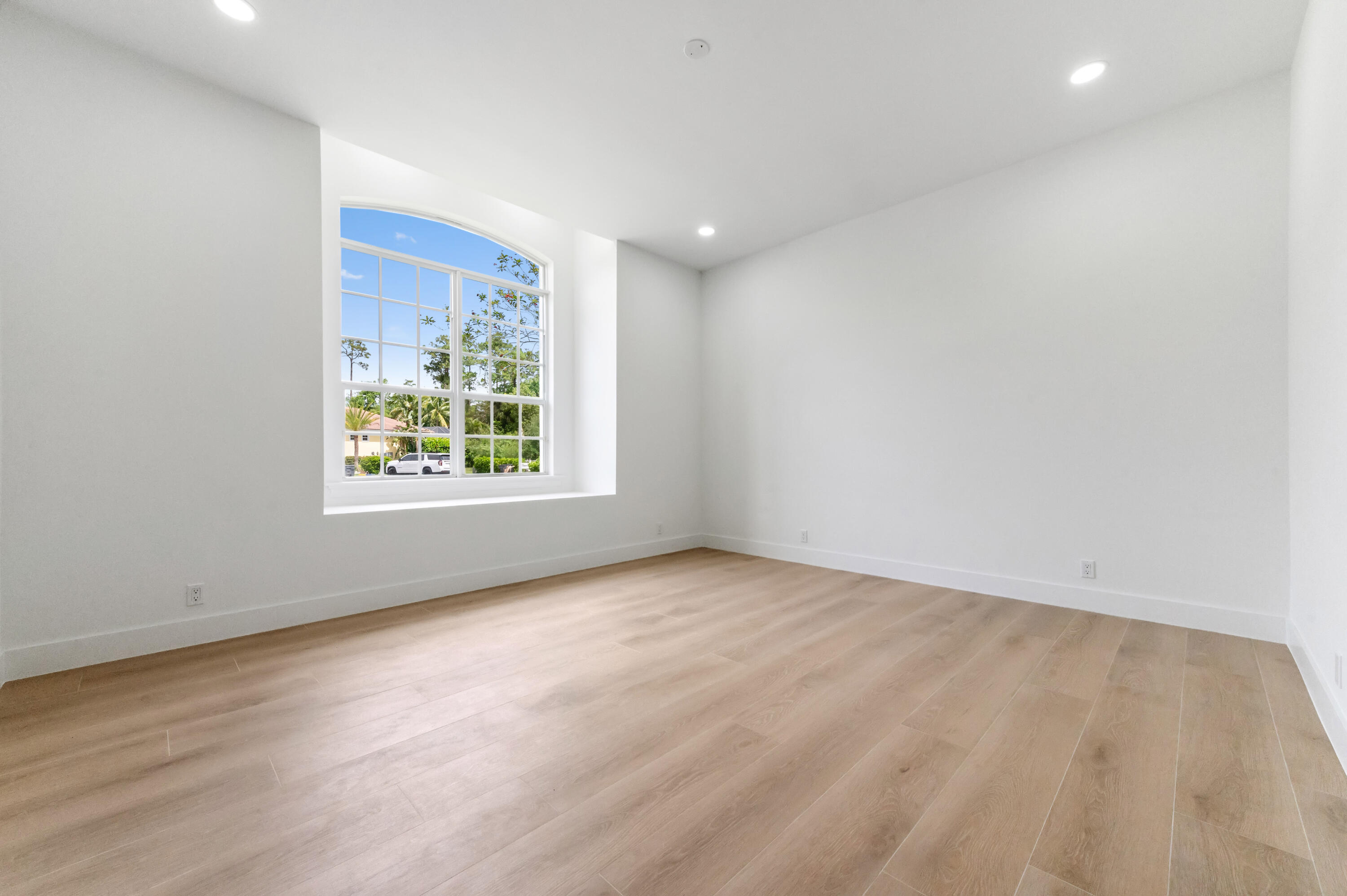 728 Deerwood Court