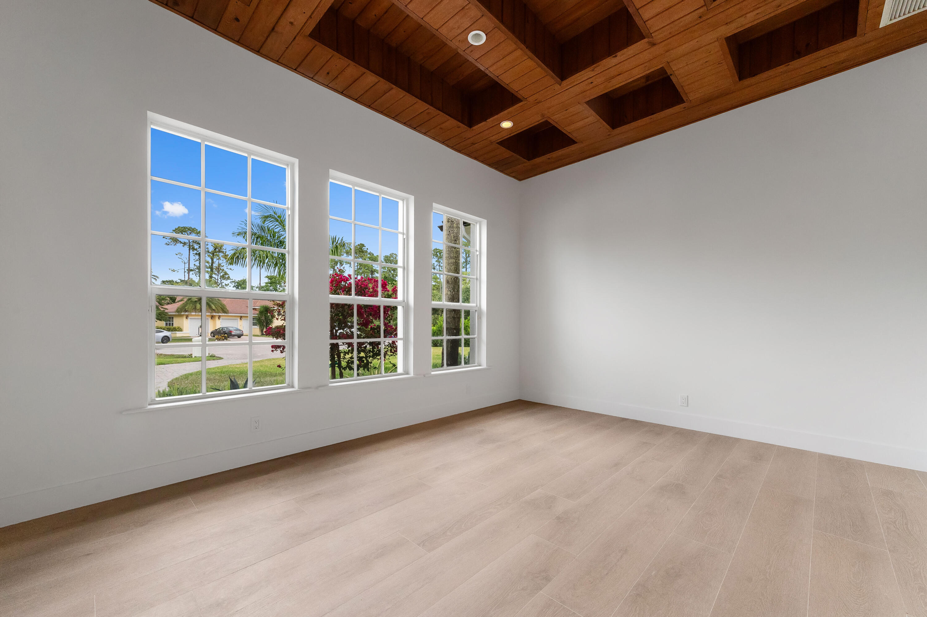 728 Deerwood Court