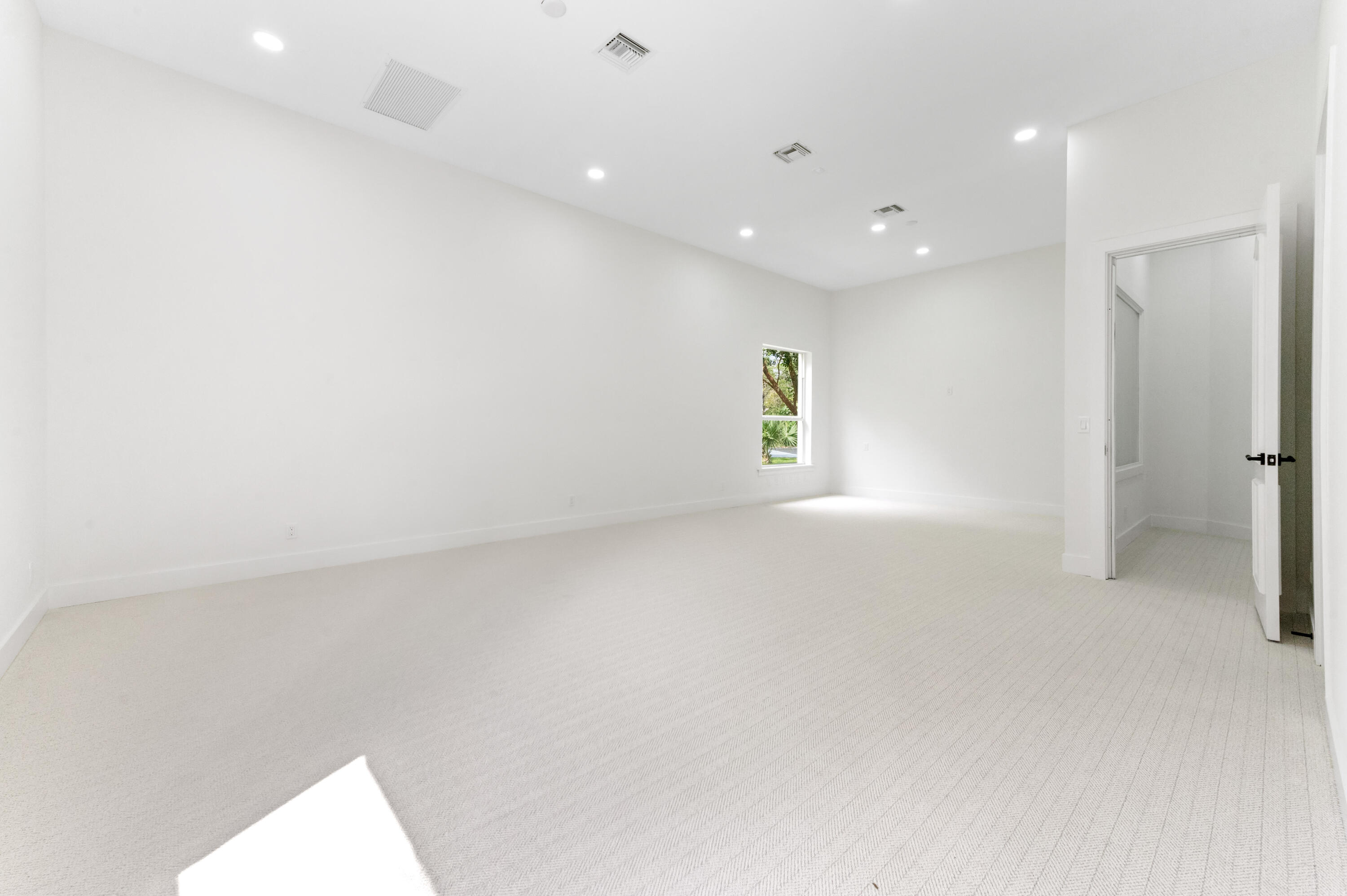 728 Deerwood Court