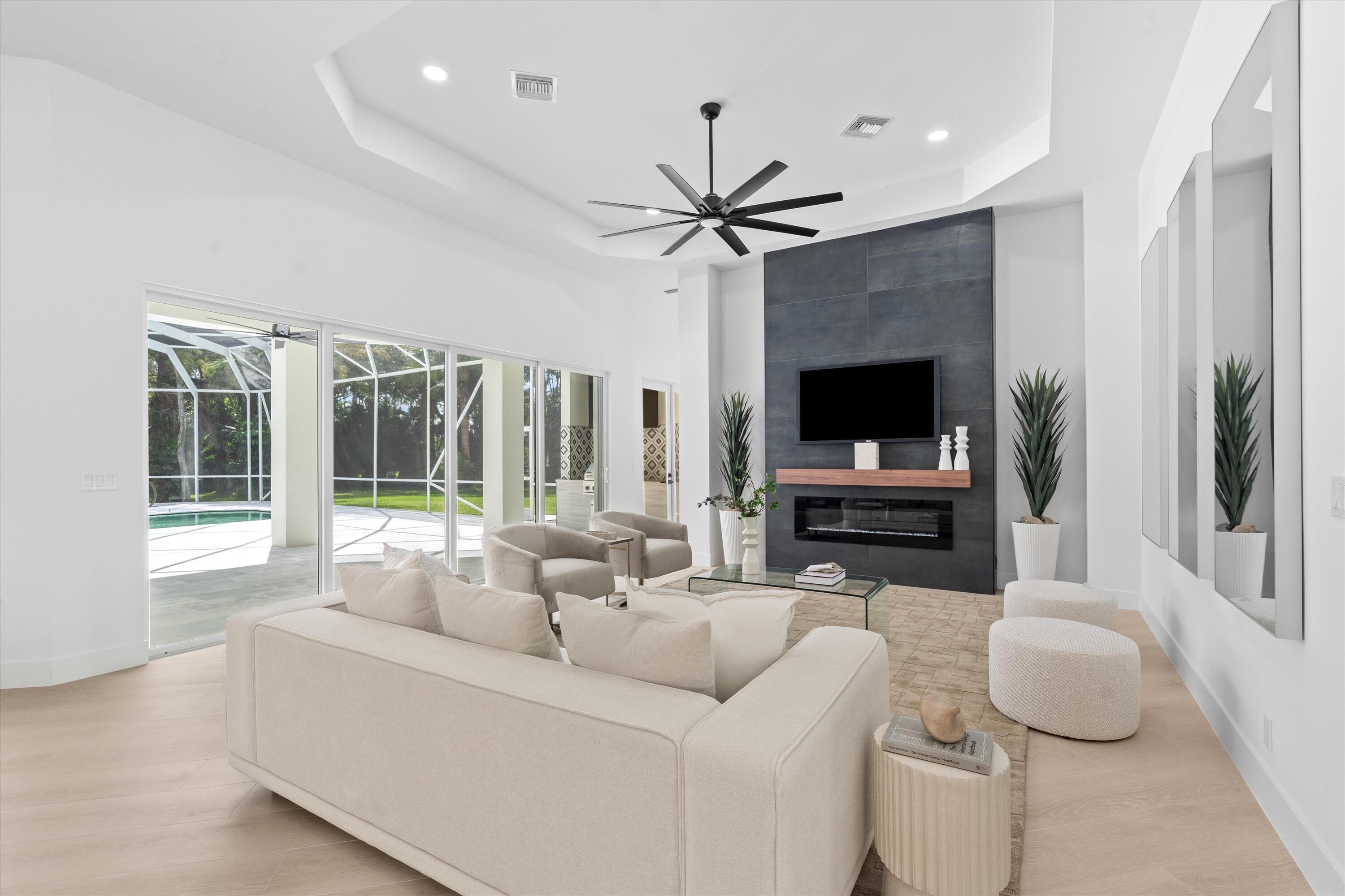 728 Deerwood Court