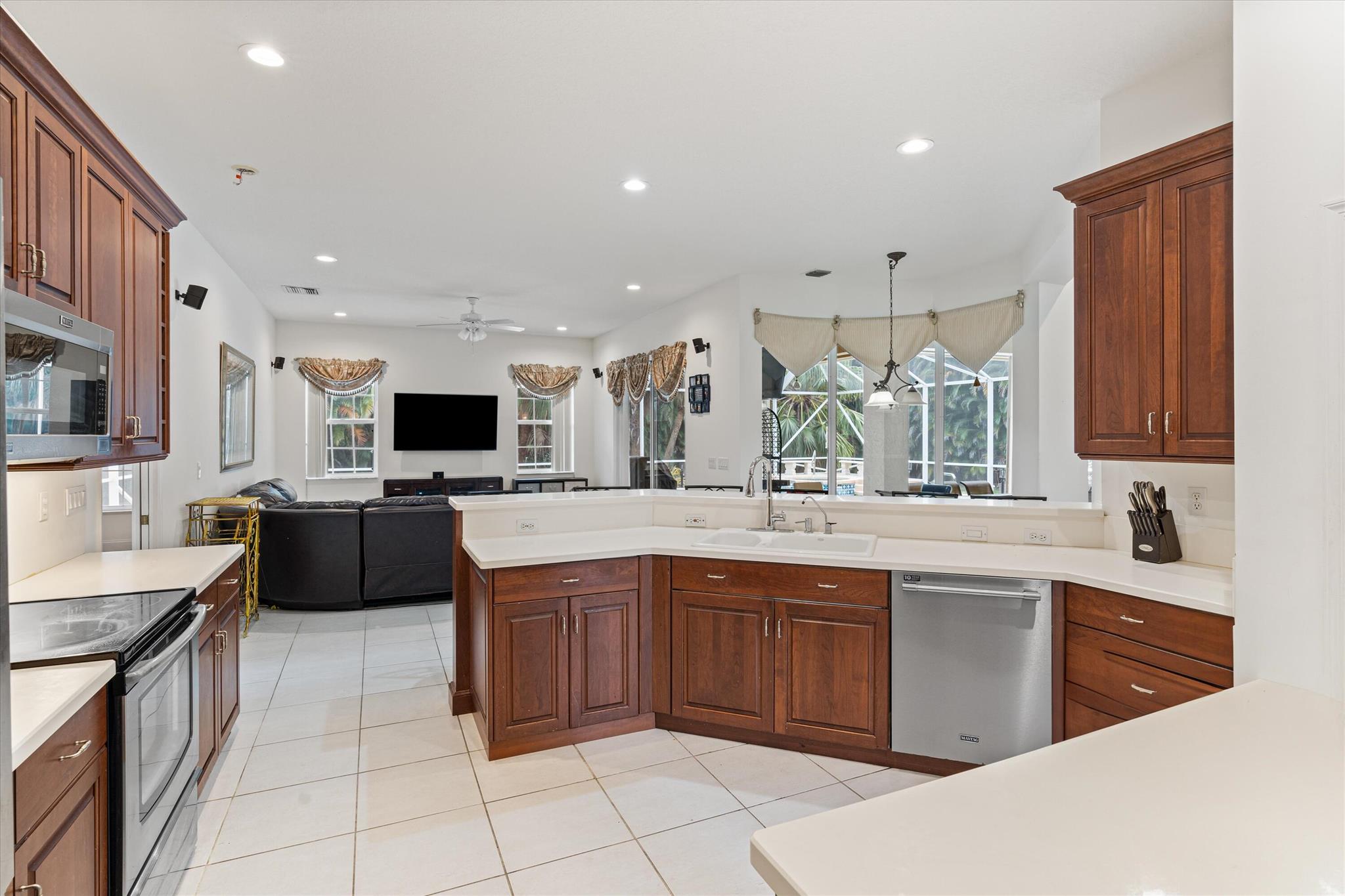 15268 75th Avenue N Avenue N