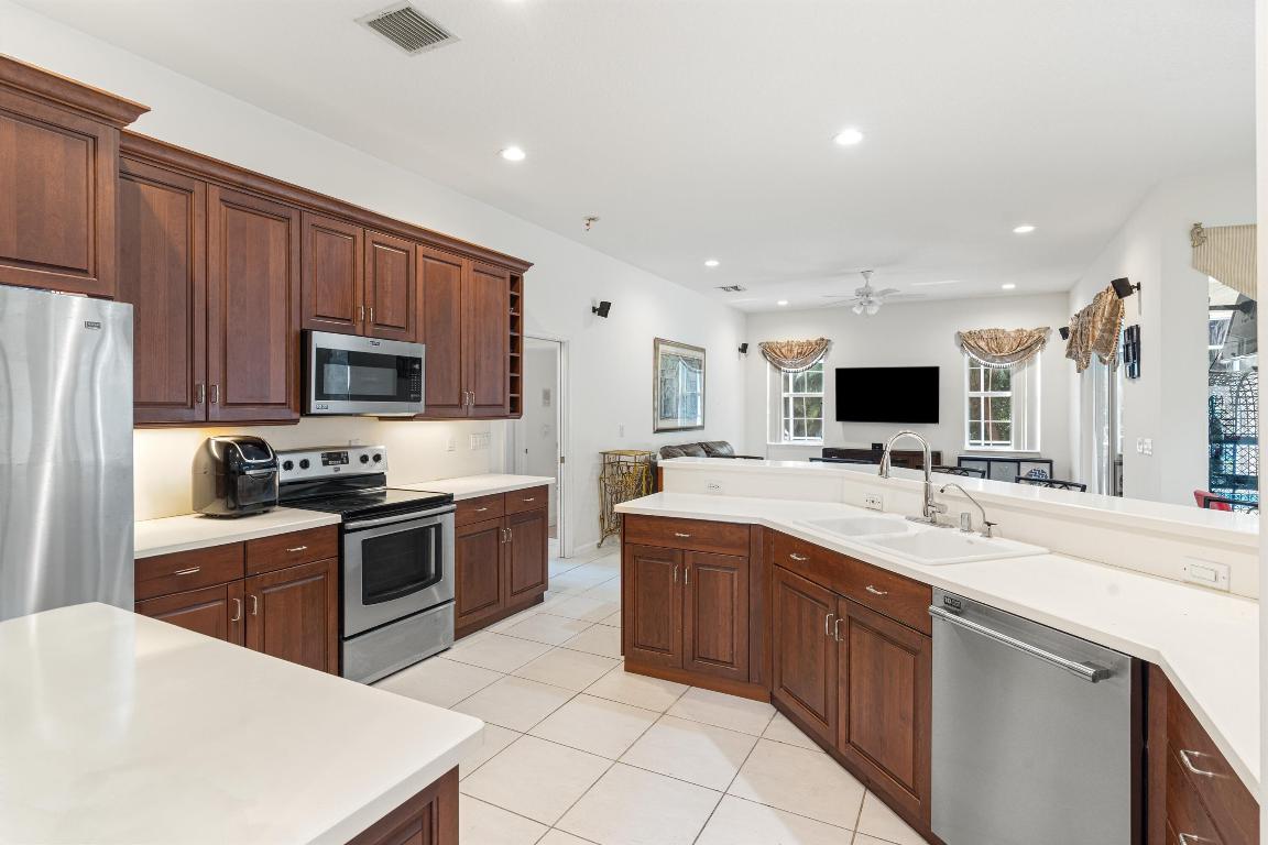 15268 75th Avenue N Avenue N