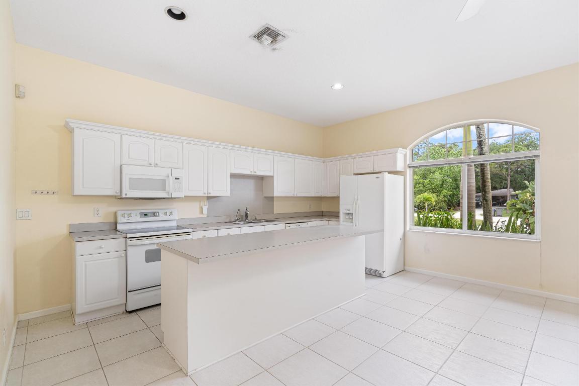 15268 75th Avenue N Avenue N