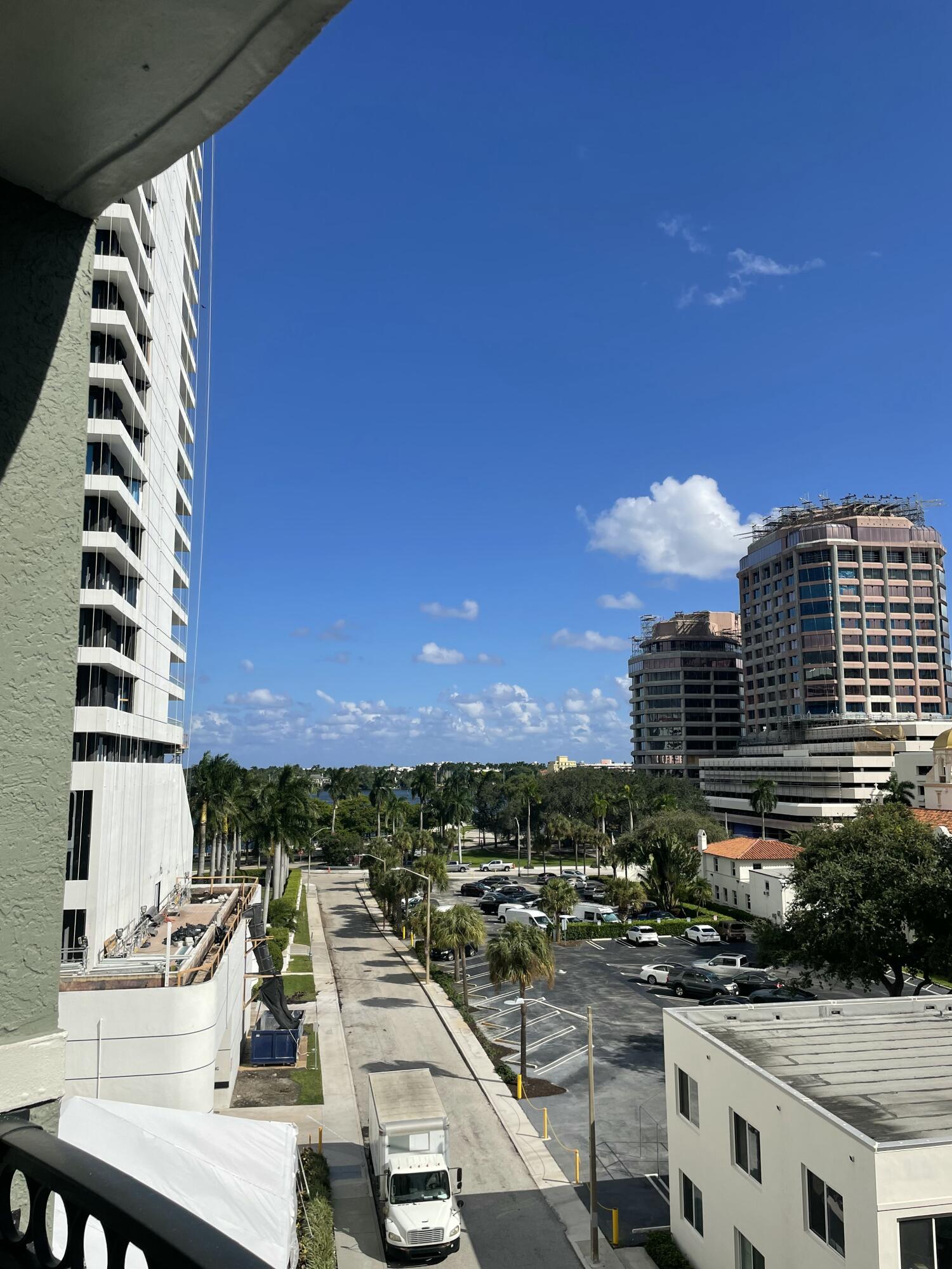 600 S Dixie Highway 555