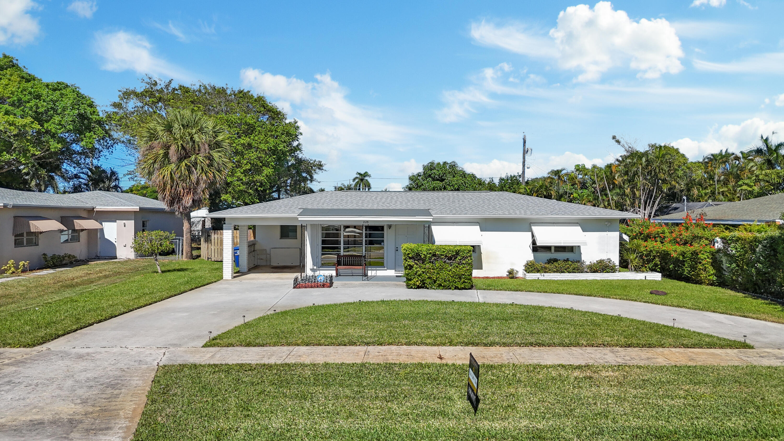 225 E Ilex Drive