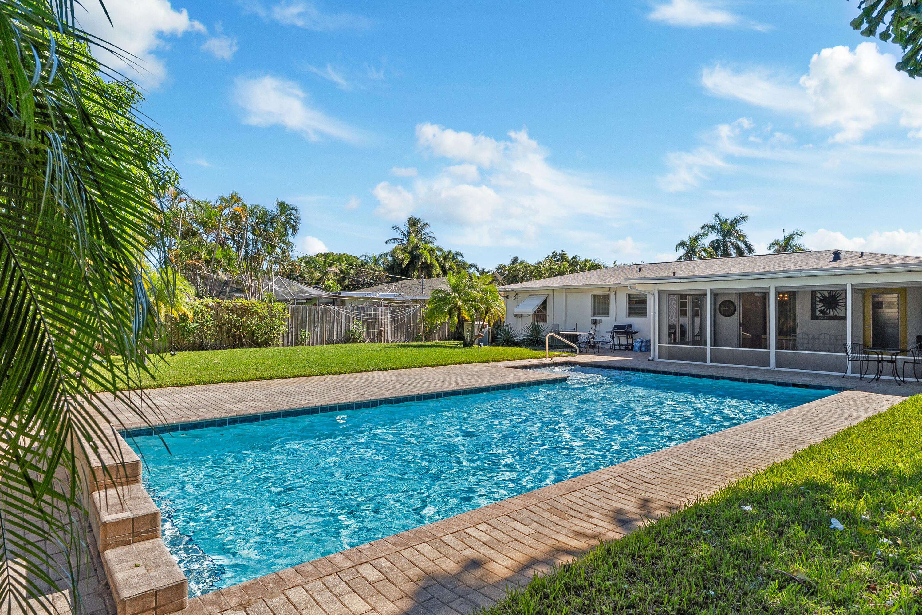 225 E Ilex Drive