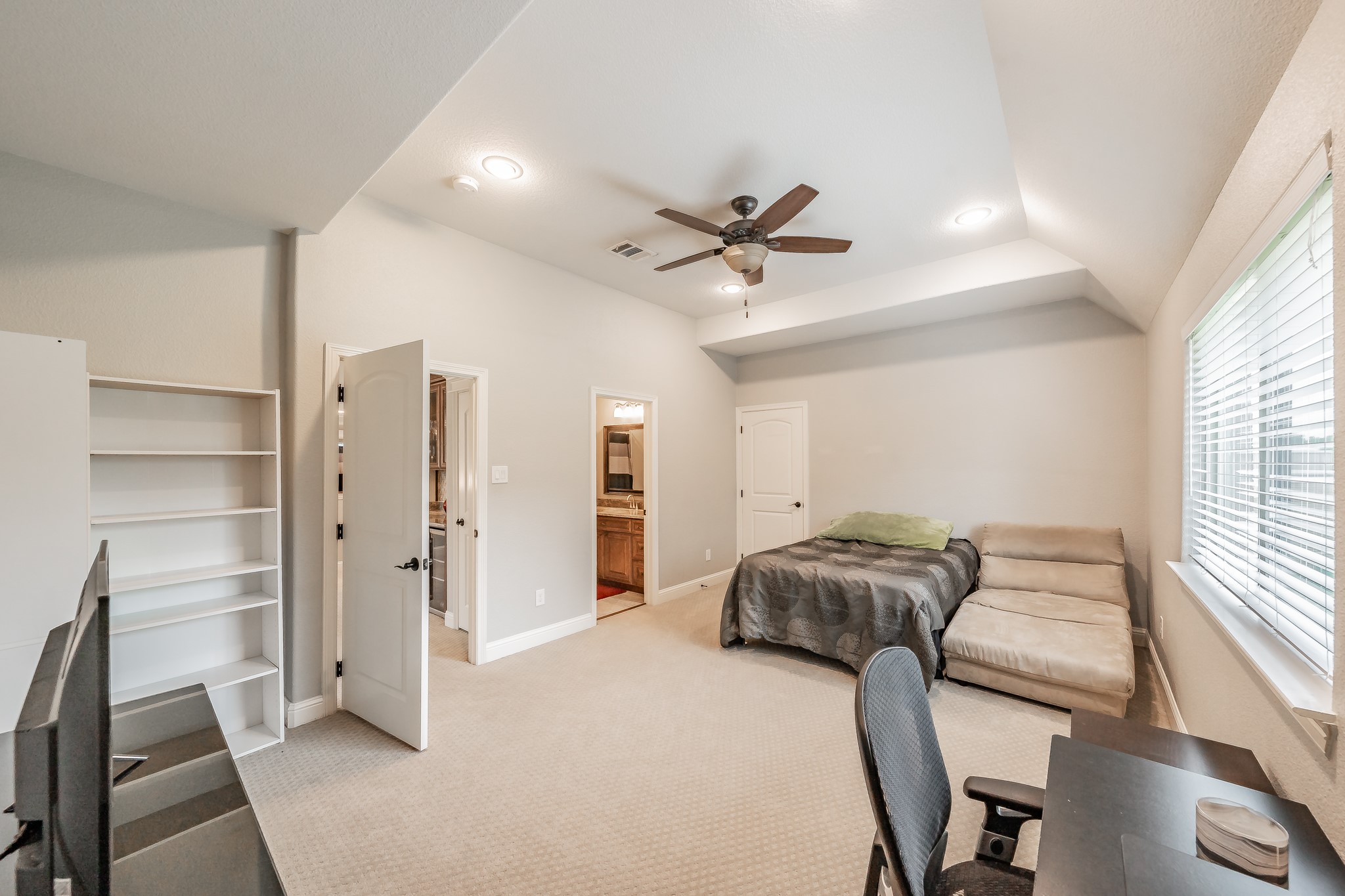 6000 Sterling Drive