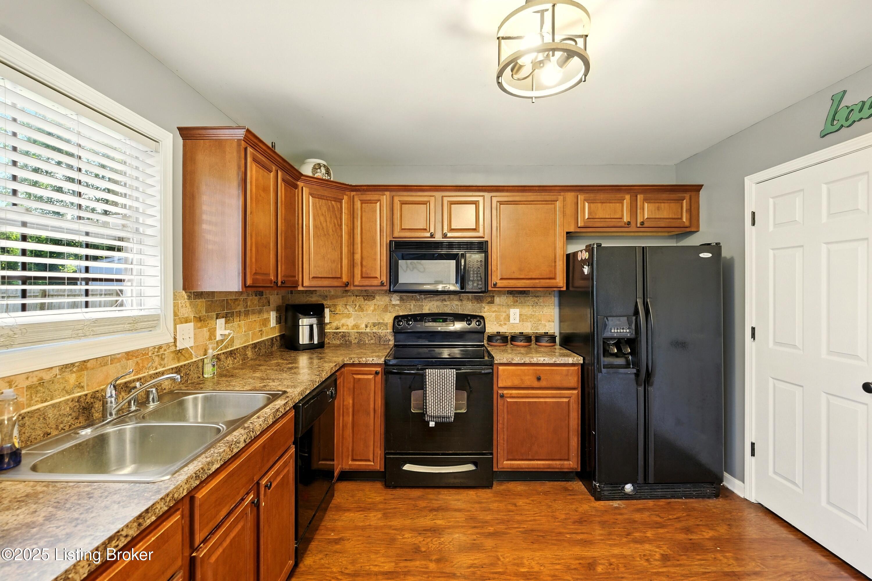 301 Stamper Ave