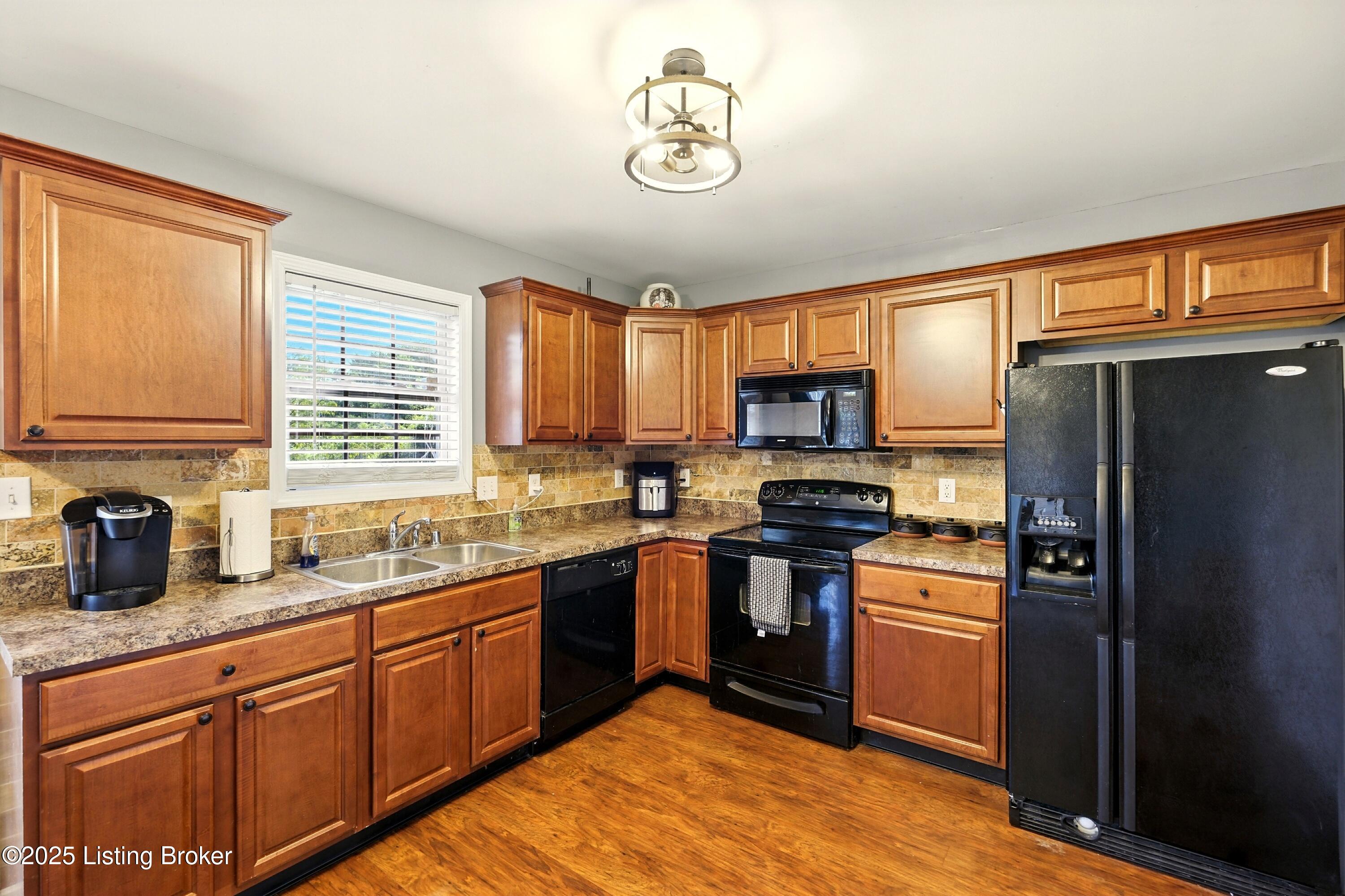 301 Stamper Ave
