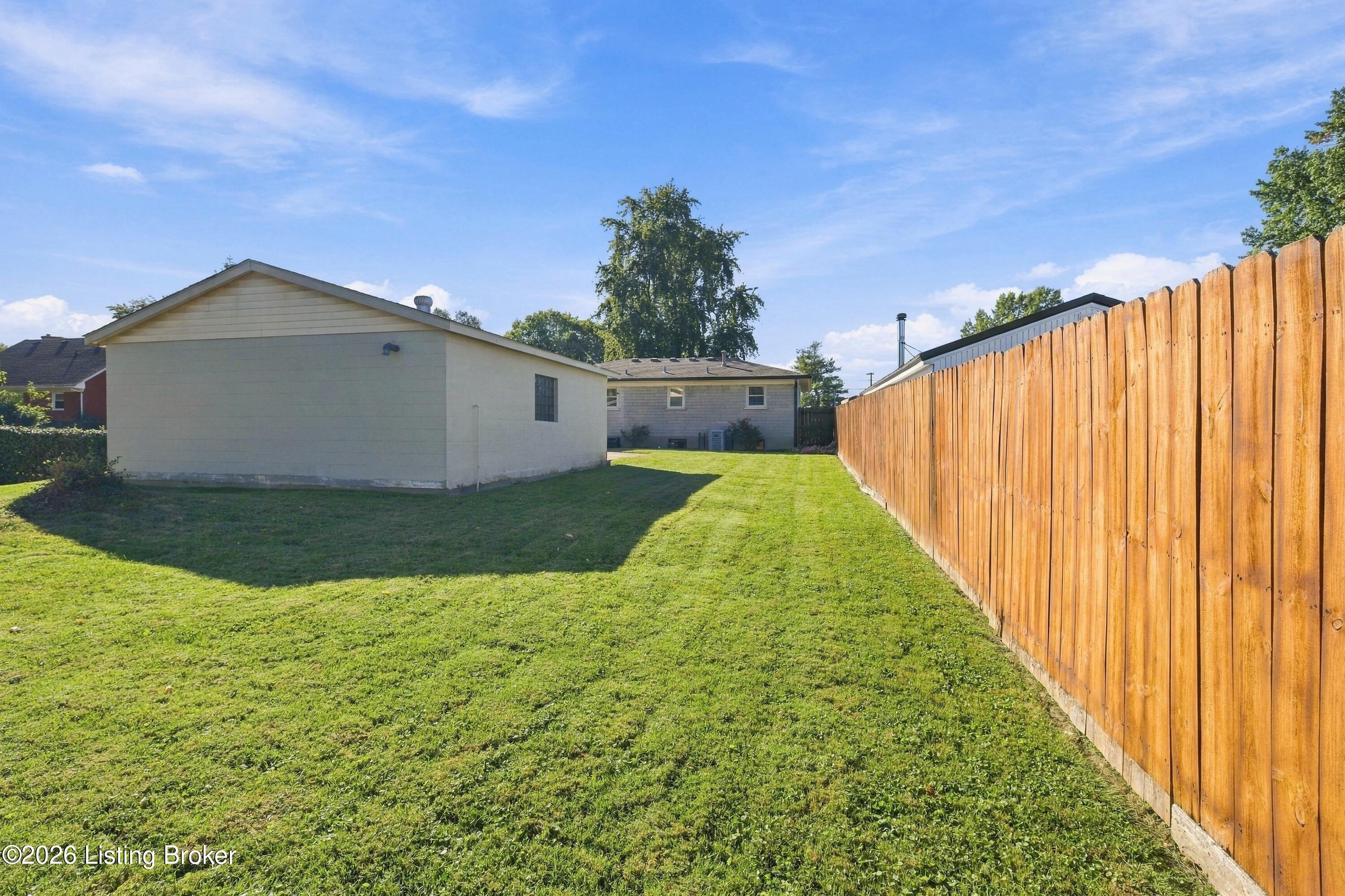 7205 Lorenzo Ln