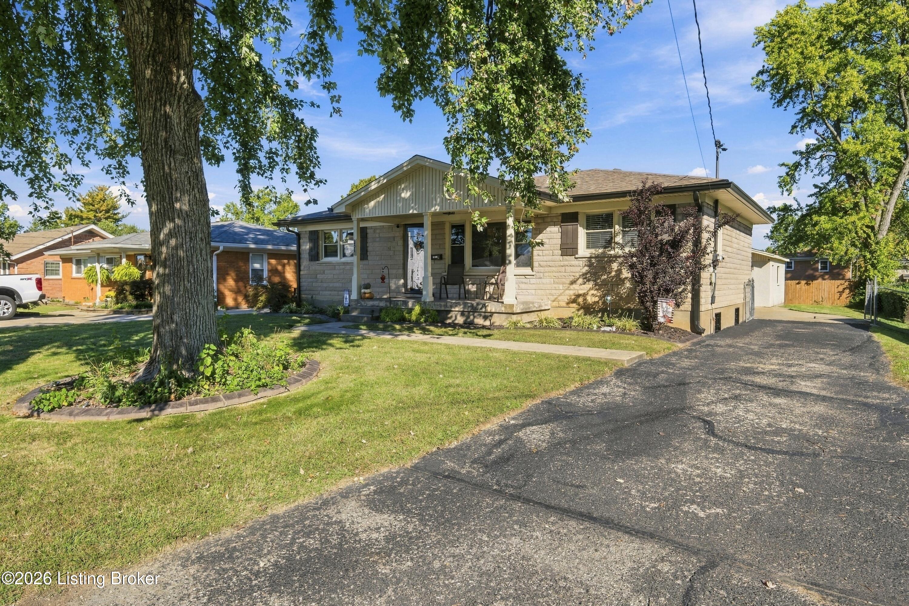 7205 Lorenzo Ln