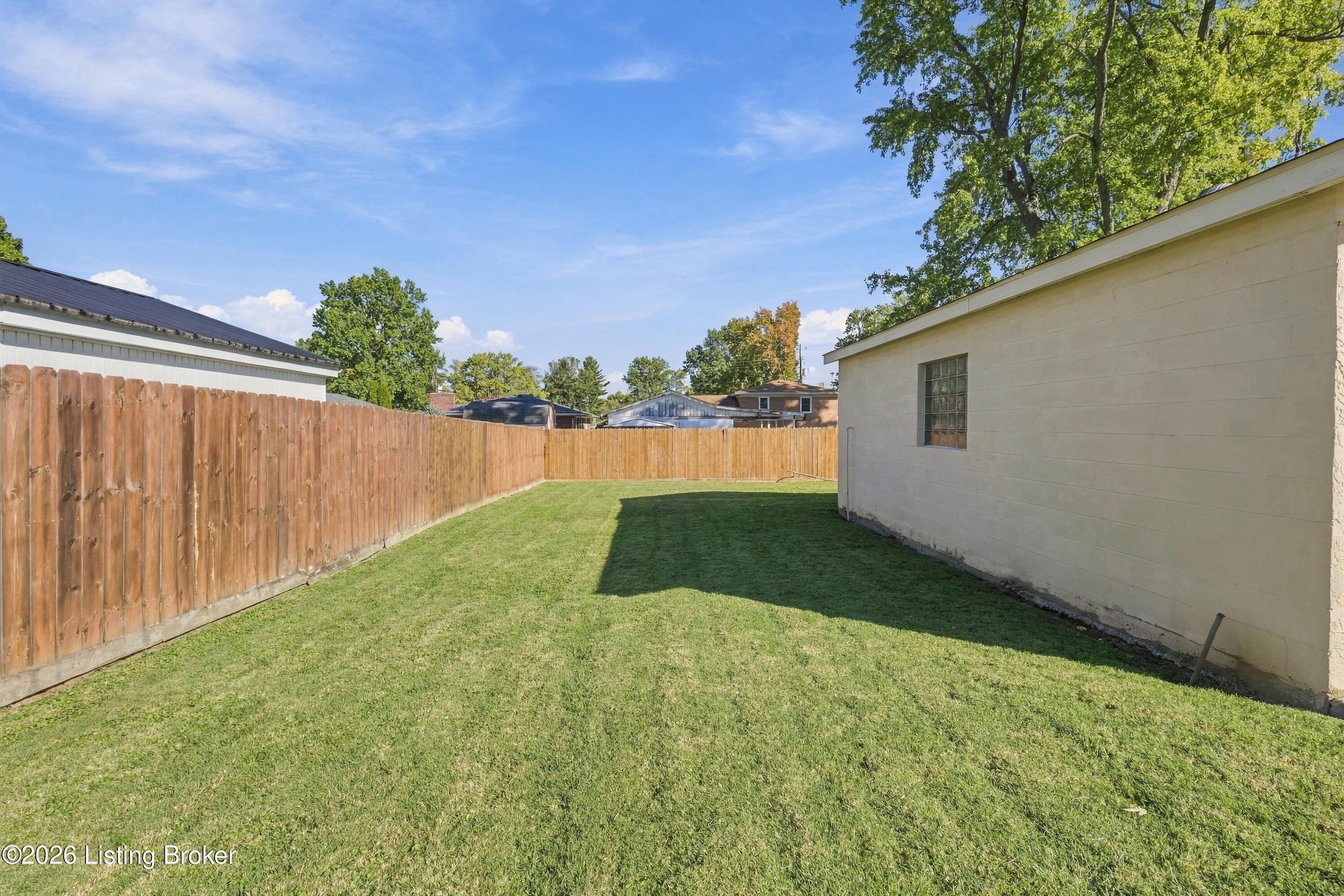 7205 Lorenzo Ln
