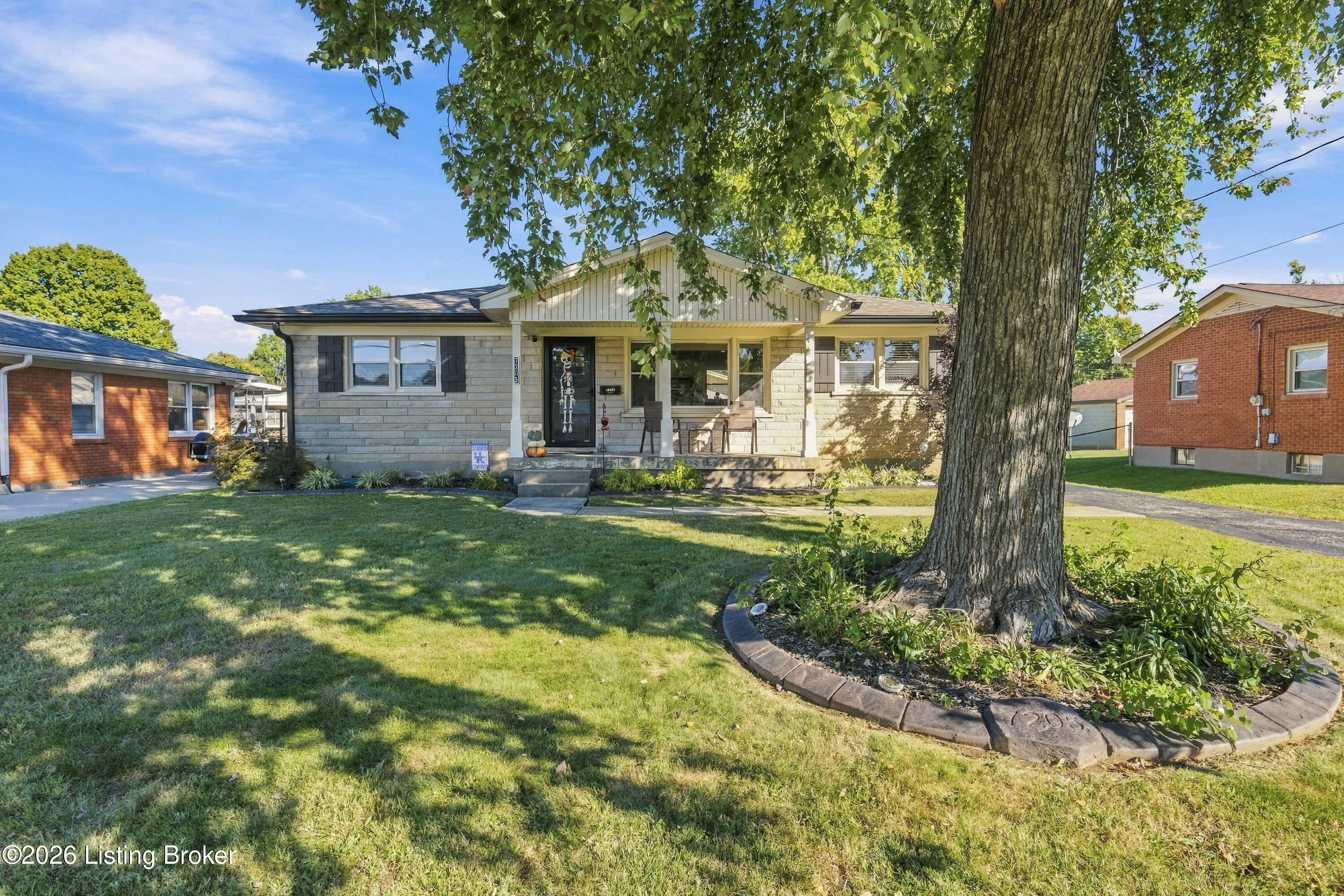 7205 Lorenzo Ln