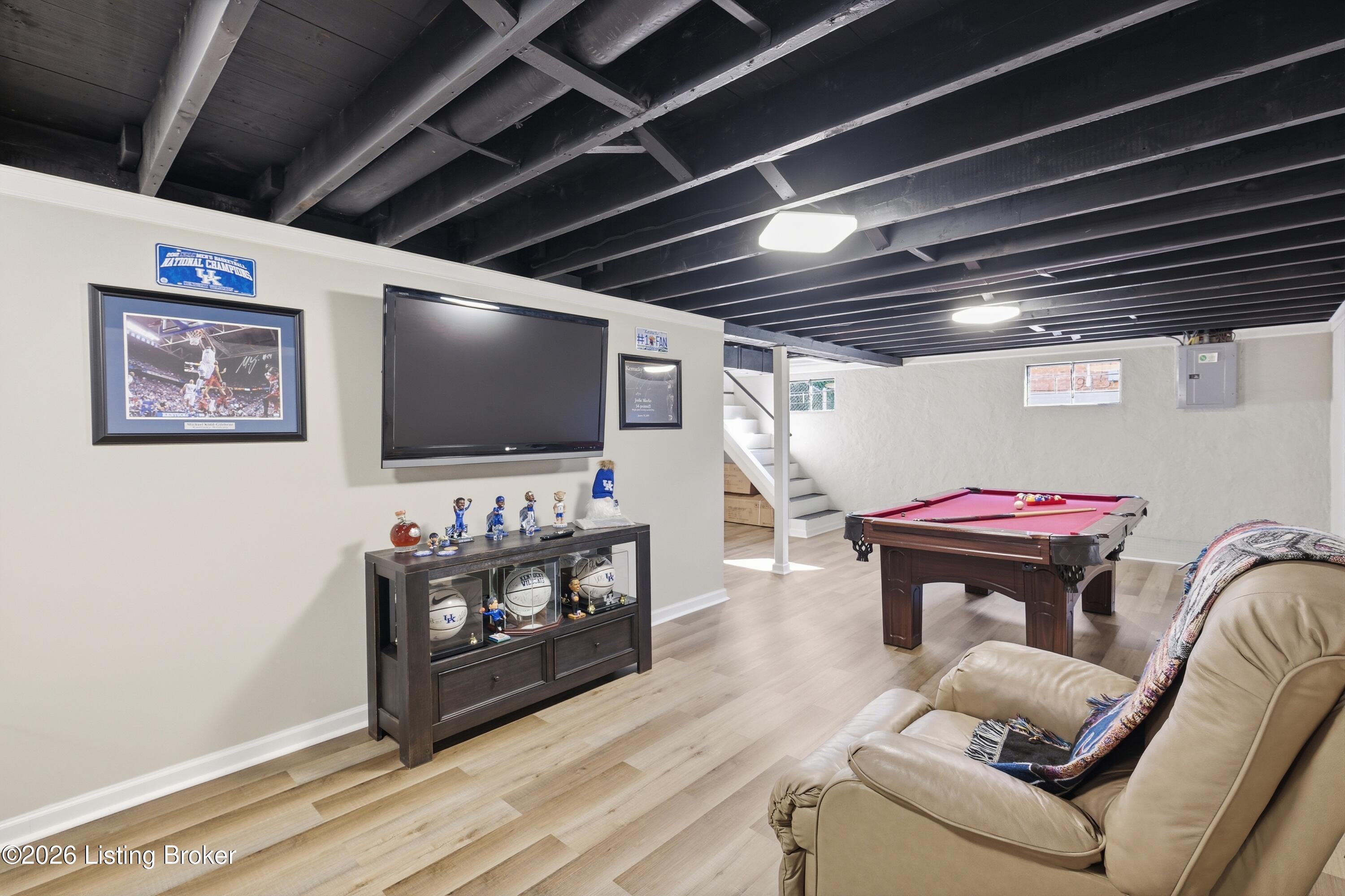 7205 Lorenzo Ln