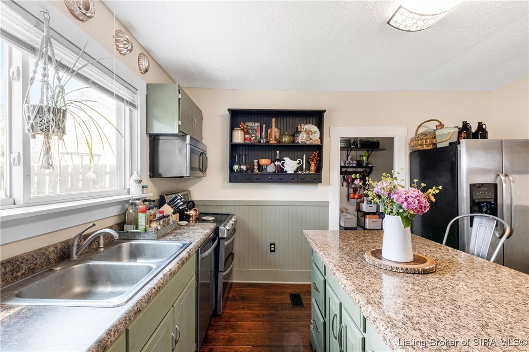 1522 E Market Street