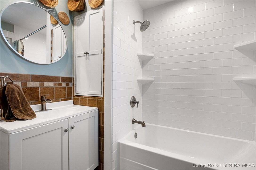 1522 E Market Street