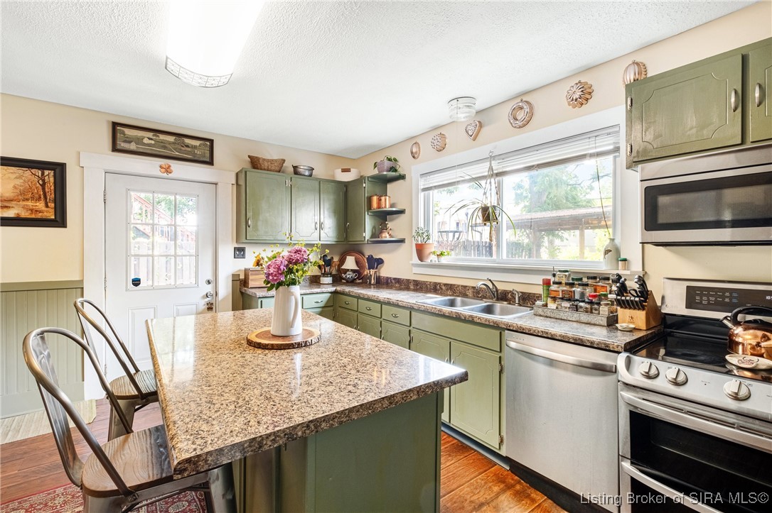 1522 E Market Street