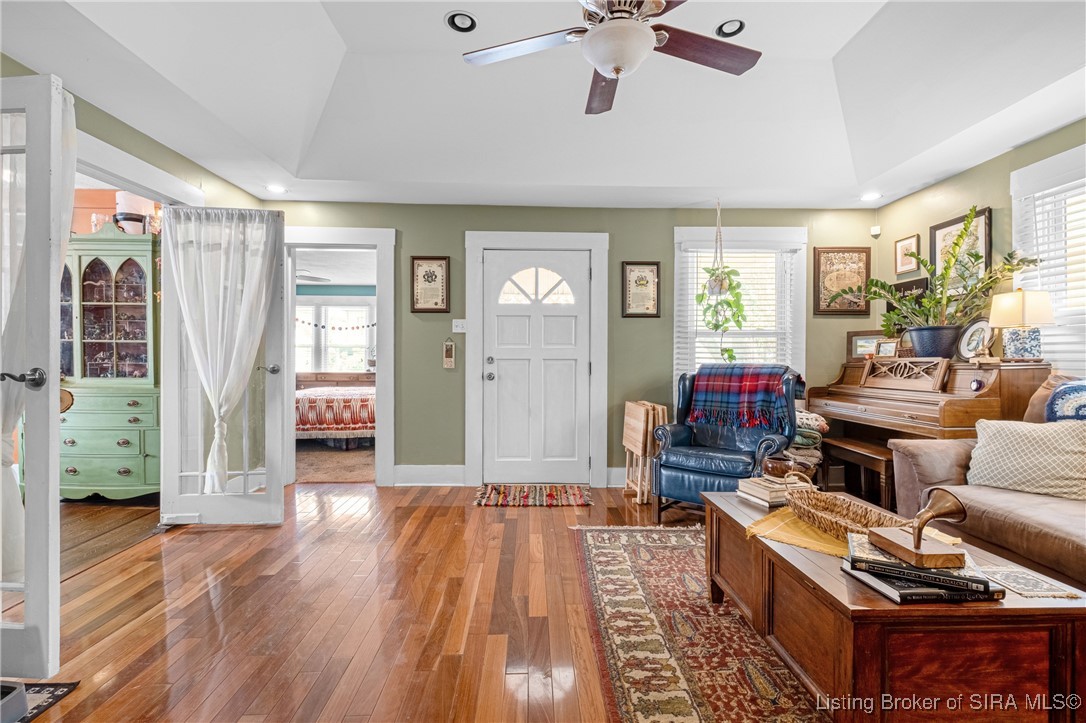 1522 E Market Street