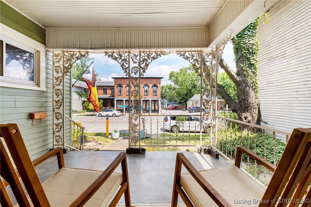 1522 E Market Street