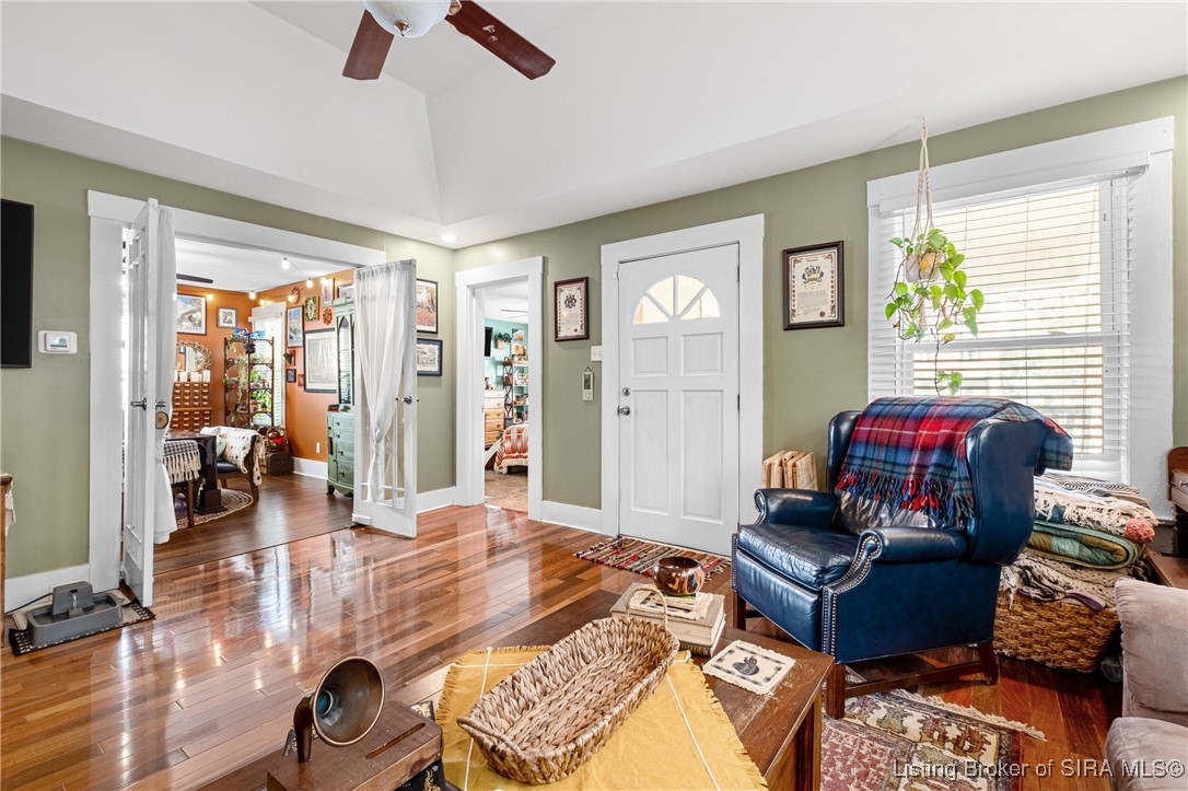 1522 E Market Street