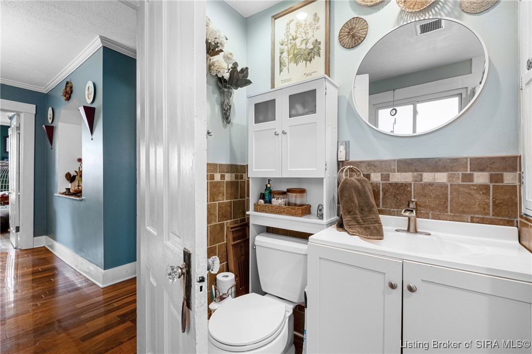 1522 E Market Street