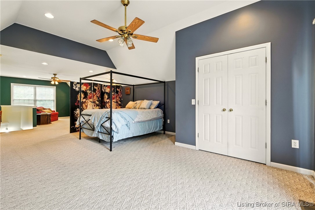 658 N Clark Boulevard