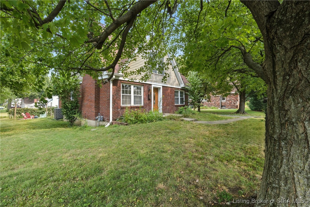 658 N Clark Boulevard