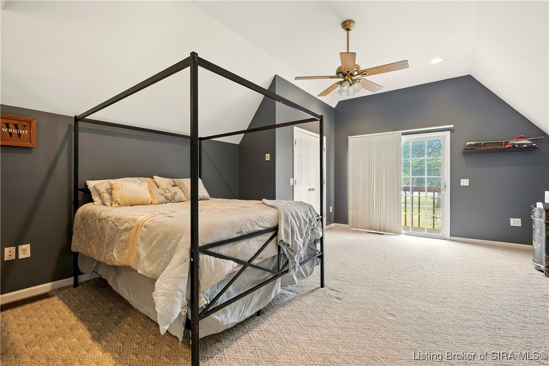 658 N Clark Boulevard