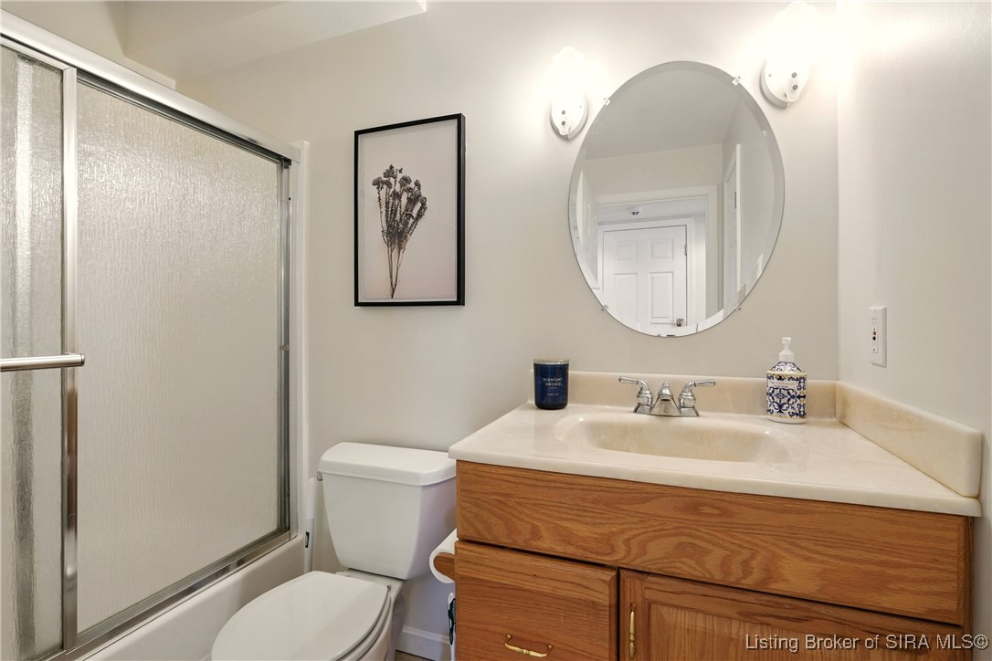 658 N Clark Boulevard