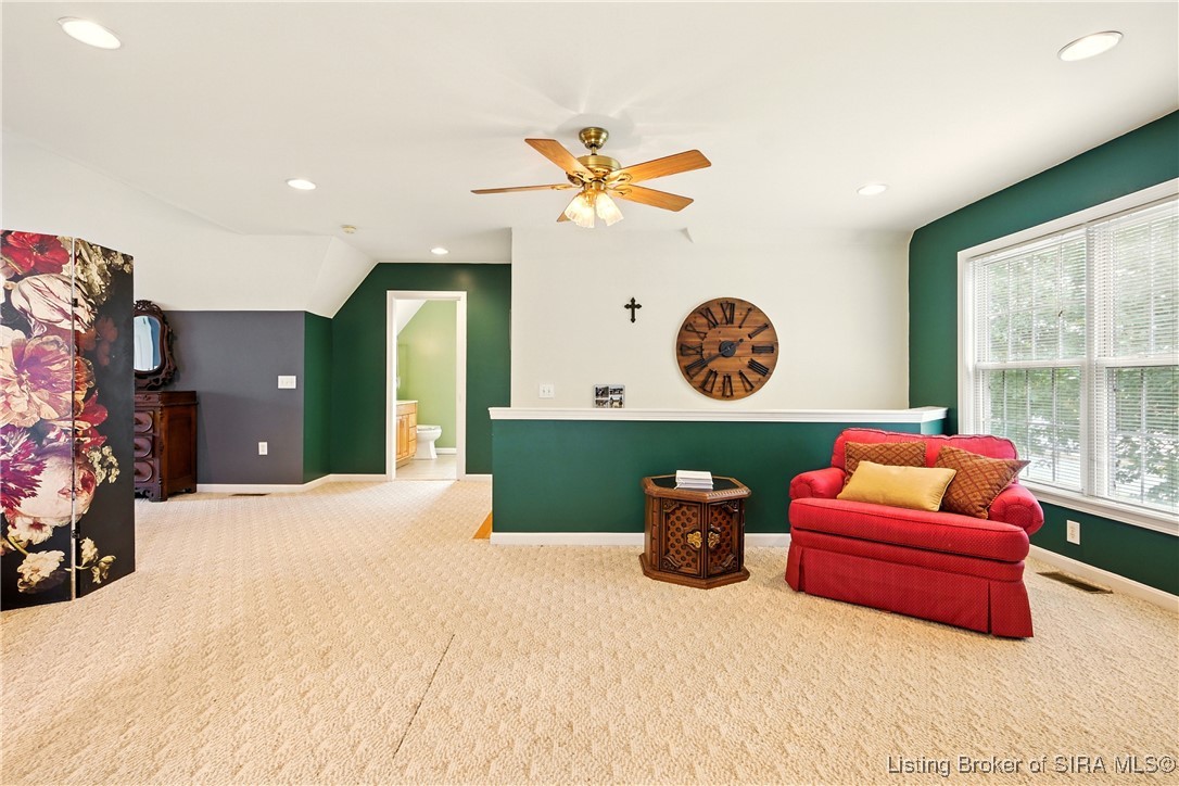 658 N Clark Boulevard