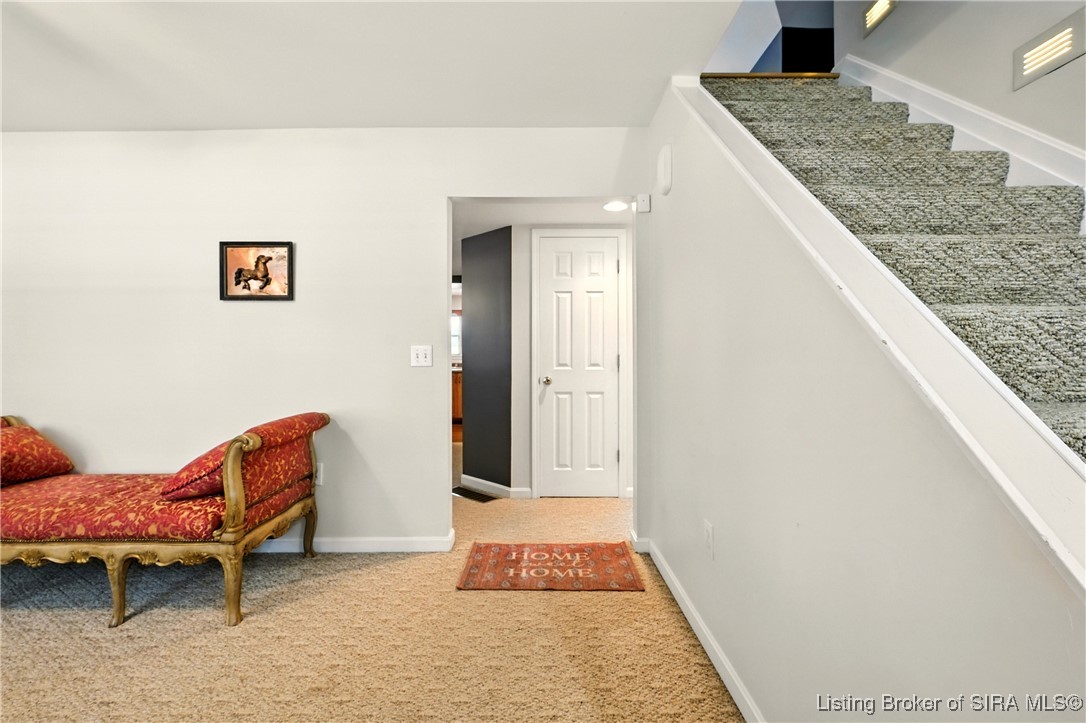 658 N Clark Boulevard