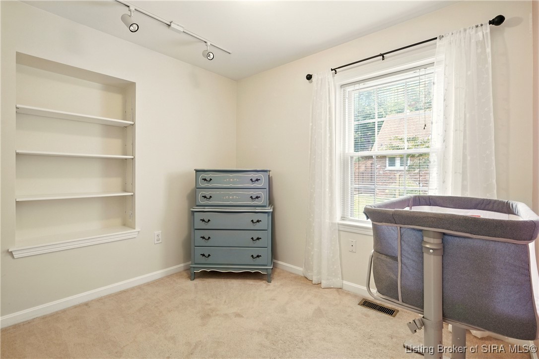 658 N Clark Boulevard