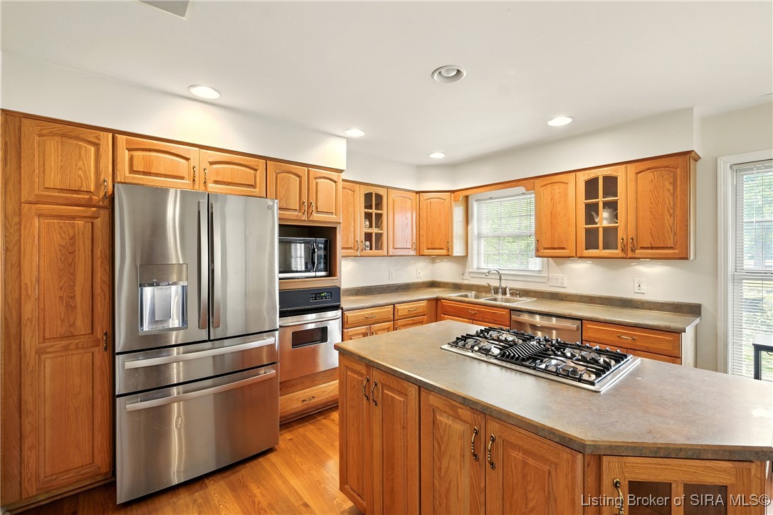 658 N Clark Boulevard