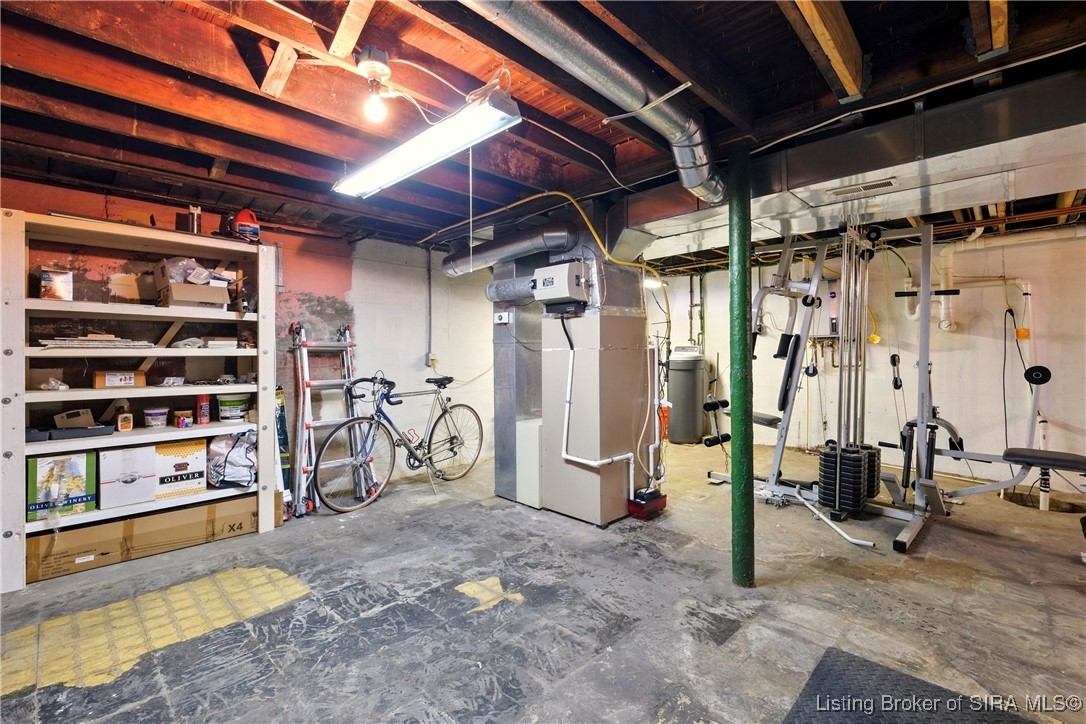 658 N Clark Boulevard