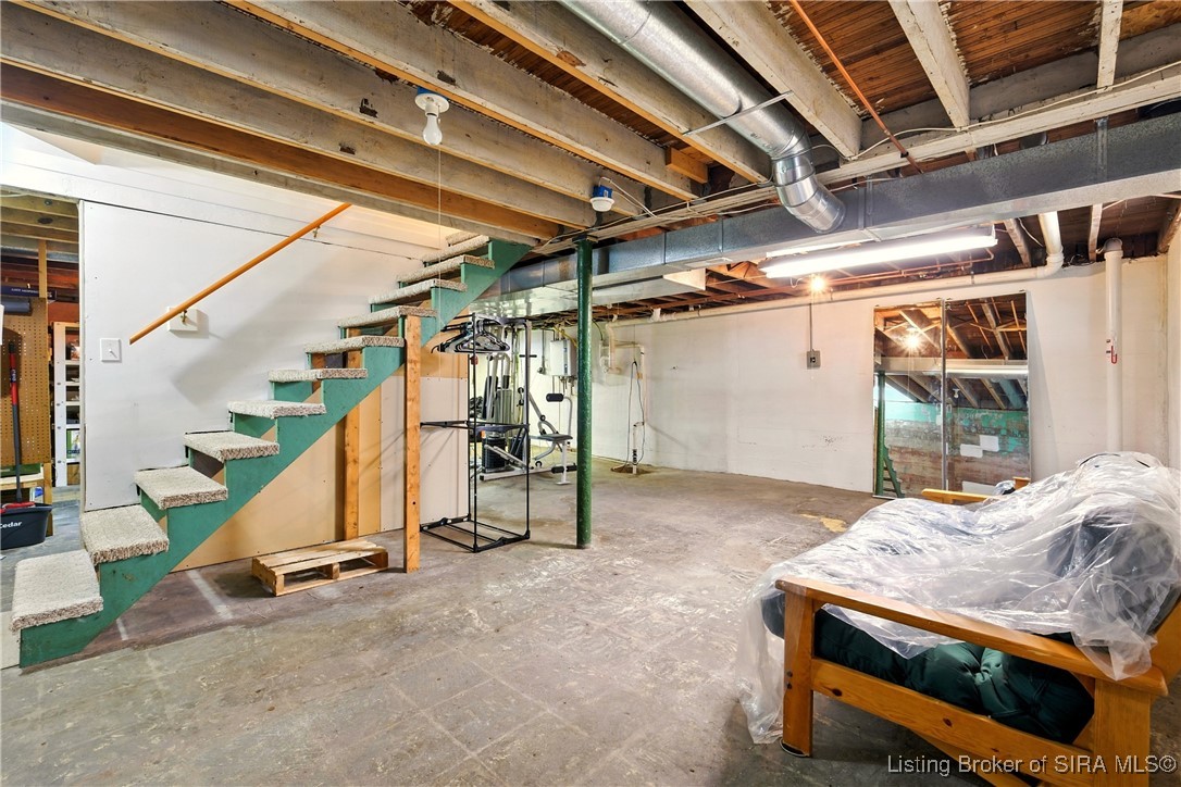 658 N Clark Boulevard