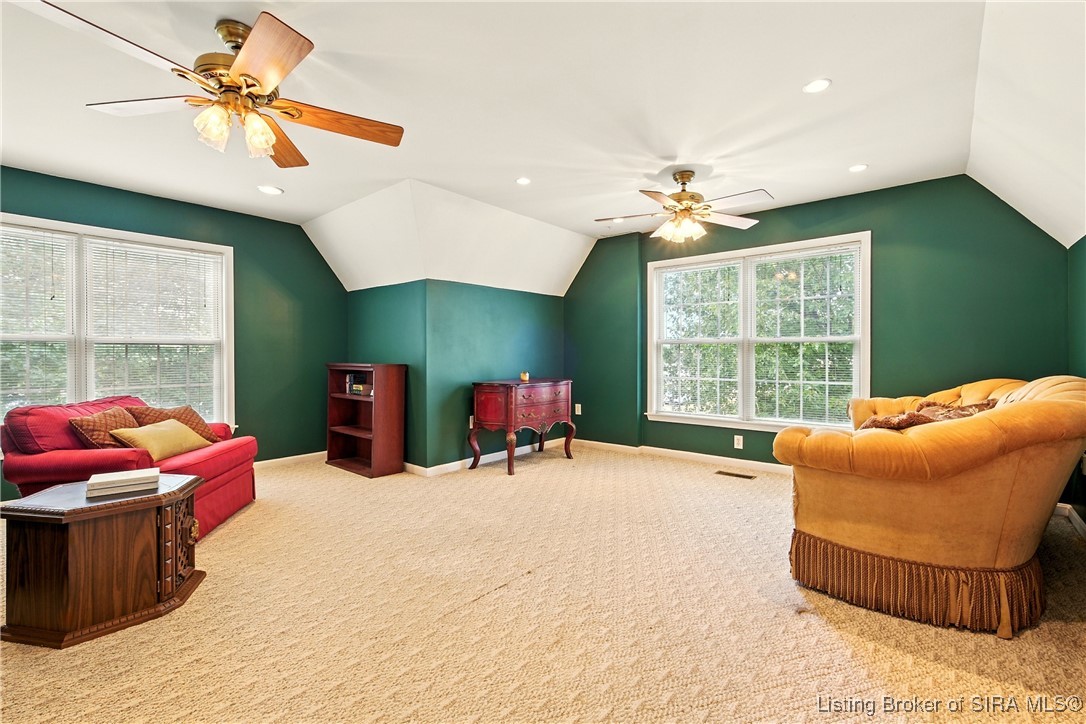 658 N Clark Boulevard