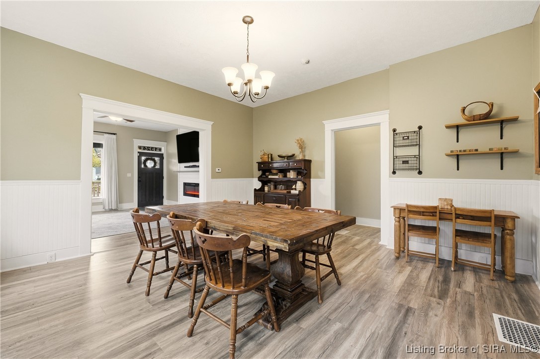 1324 Roosevelt Avenue